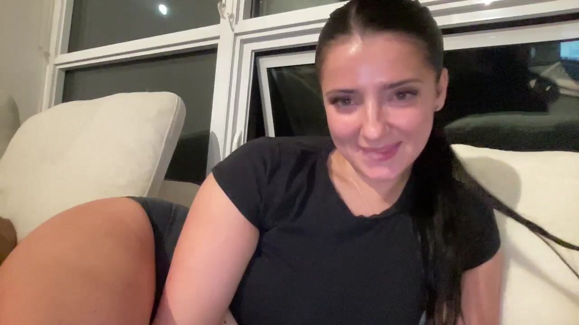 Gallery image thumbnail from arielxxx's myfreecams stream on, 04/15/2025, 05:23 image 10 of 20