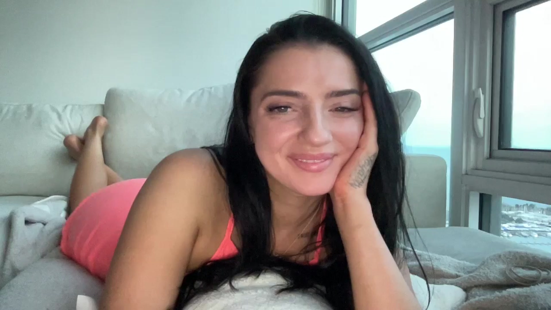 Gallery image thumbnail from arielxxx's myfreecams stream on, 04/18/2025, 24:31 image 4 of 20