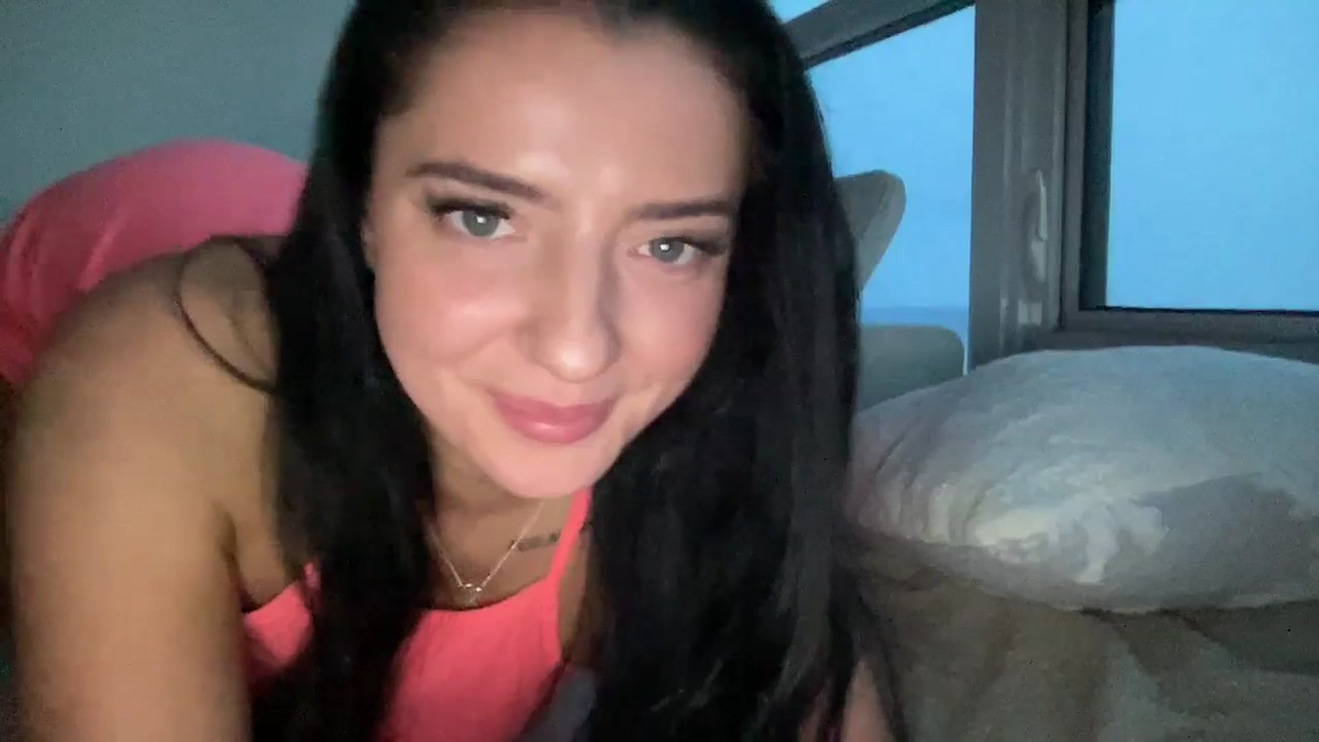 Gallery image thumbnail from arielxxx's myfreecams stream on, 04/18/2025, 24:31 image 14 of 20