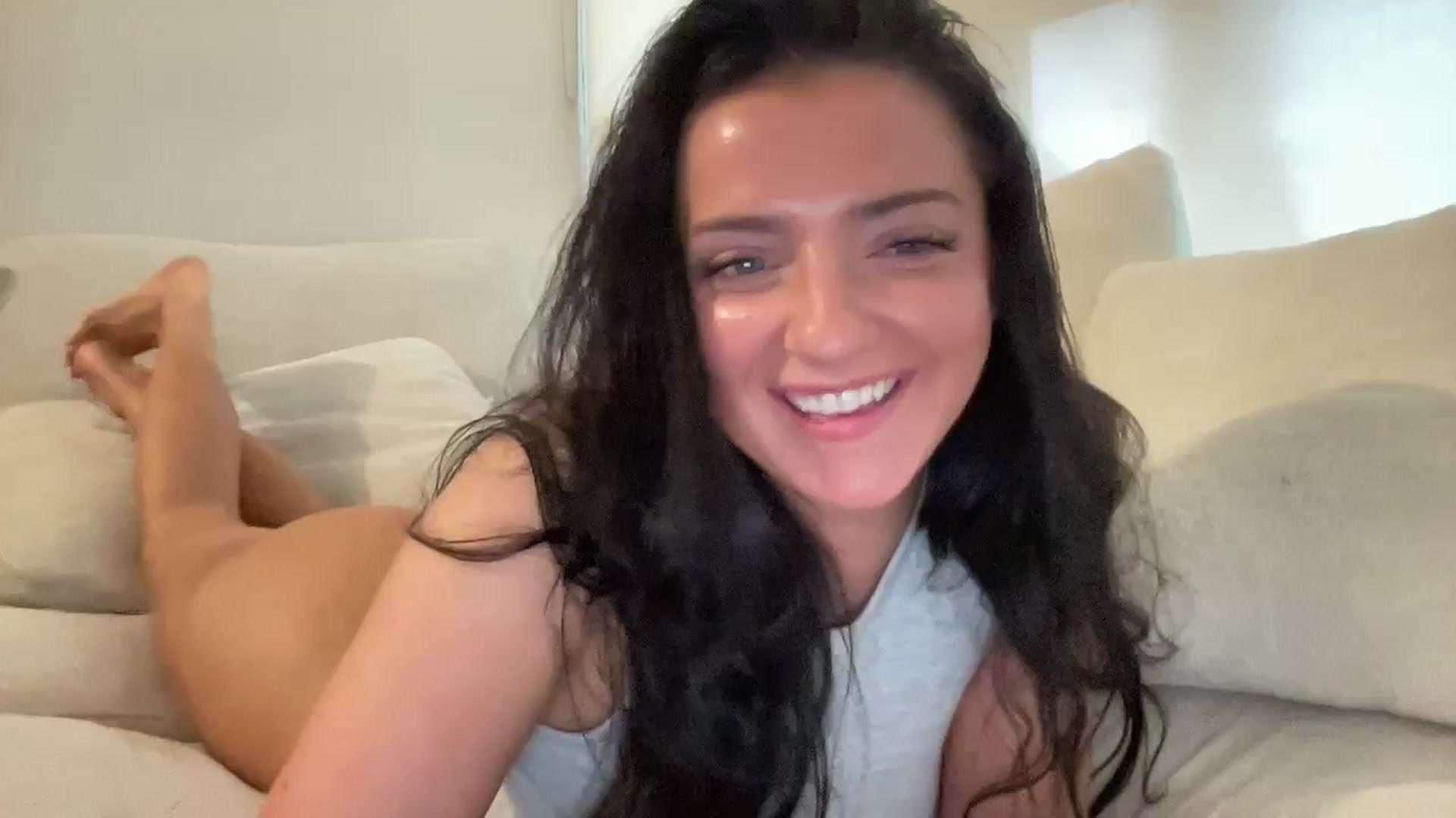 Gallery image thumbnail from arielxxx's myfreecams stream on, 05/15/2025, 24:18 image 1 of 20