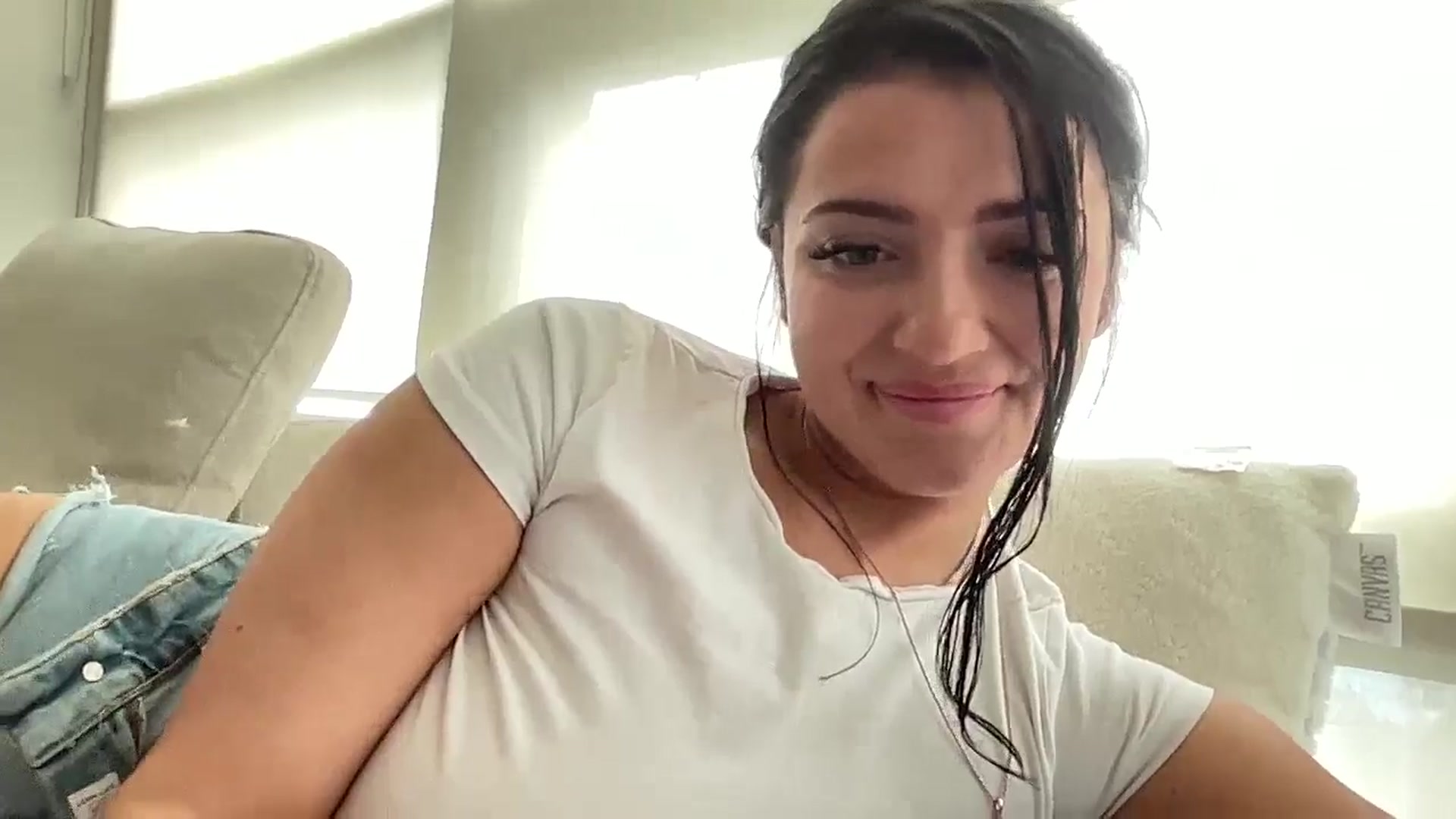 Gallery image thumbnail from arielxxx's myfreecams stream on, 05/15/2025, 17:22 image 11 of 20