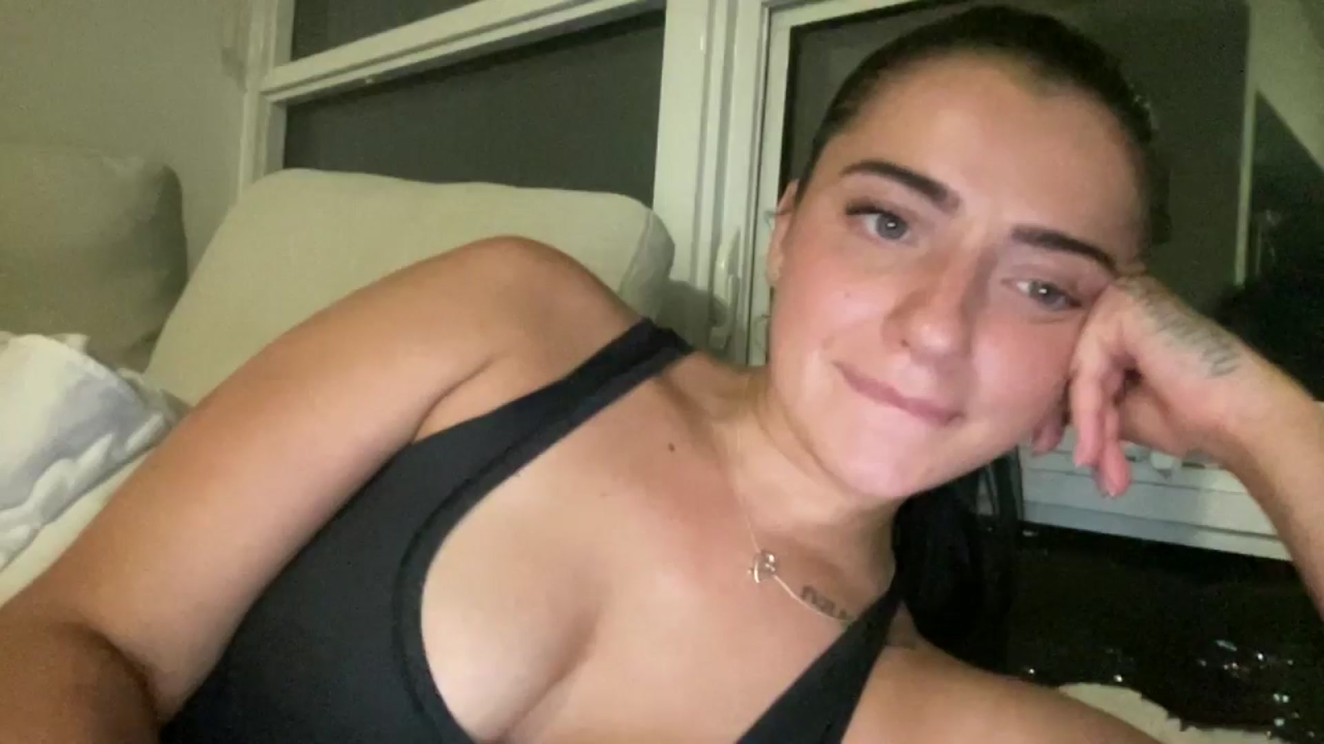 Gallery image thumbnail from arielxxx's myfreecams stream on, 07/31/2025, 01:27 image 20 of 20