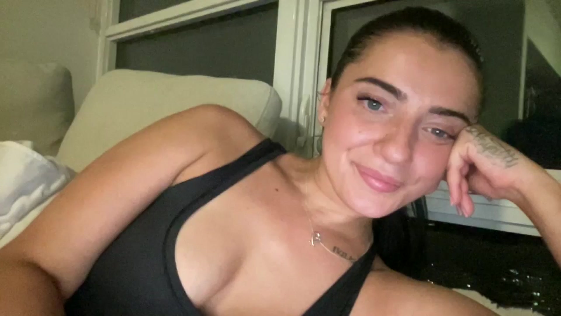 Gallery image thumbnail from arielxxx's myfreecams stream on, 07/31/2025, 01:27 image 14 of 20
