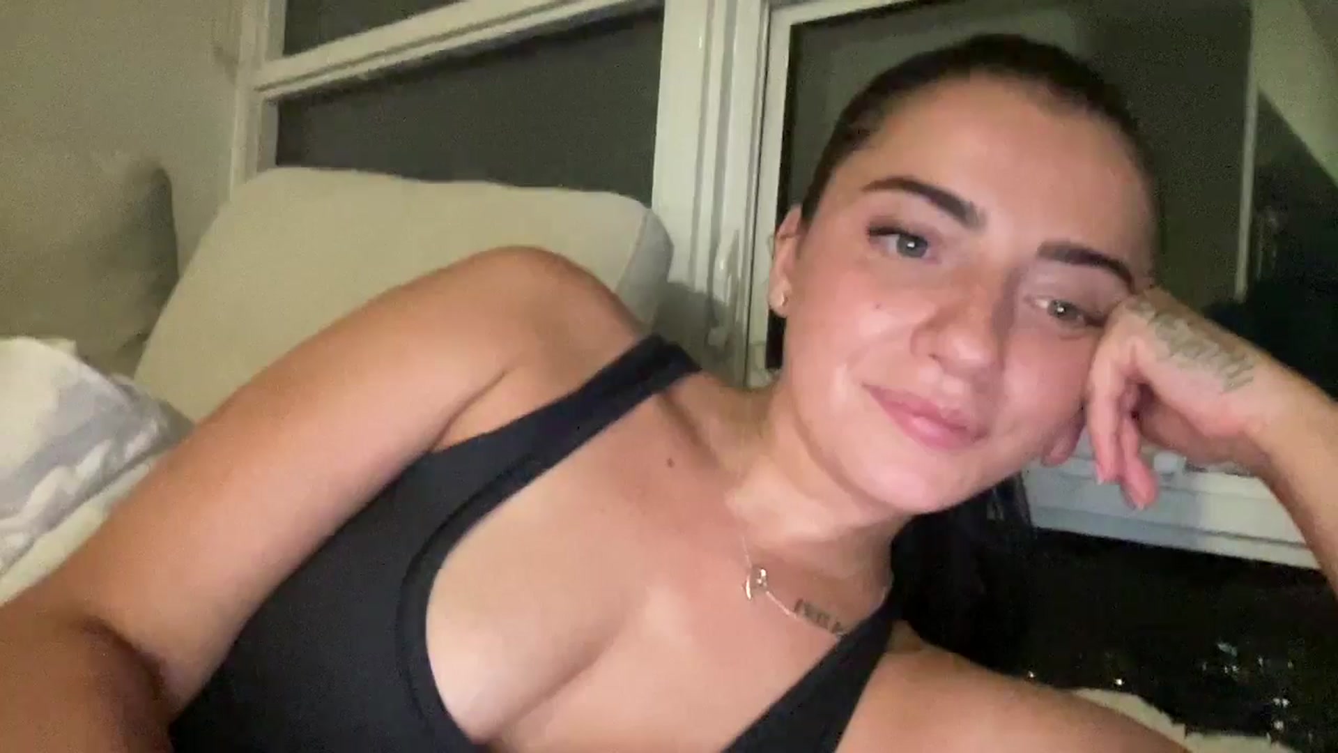 Gallery image thumbnail from arielxxx's myfreecams stream on, 07/31/2025, 01:27 image 15 of 20