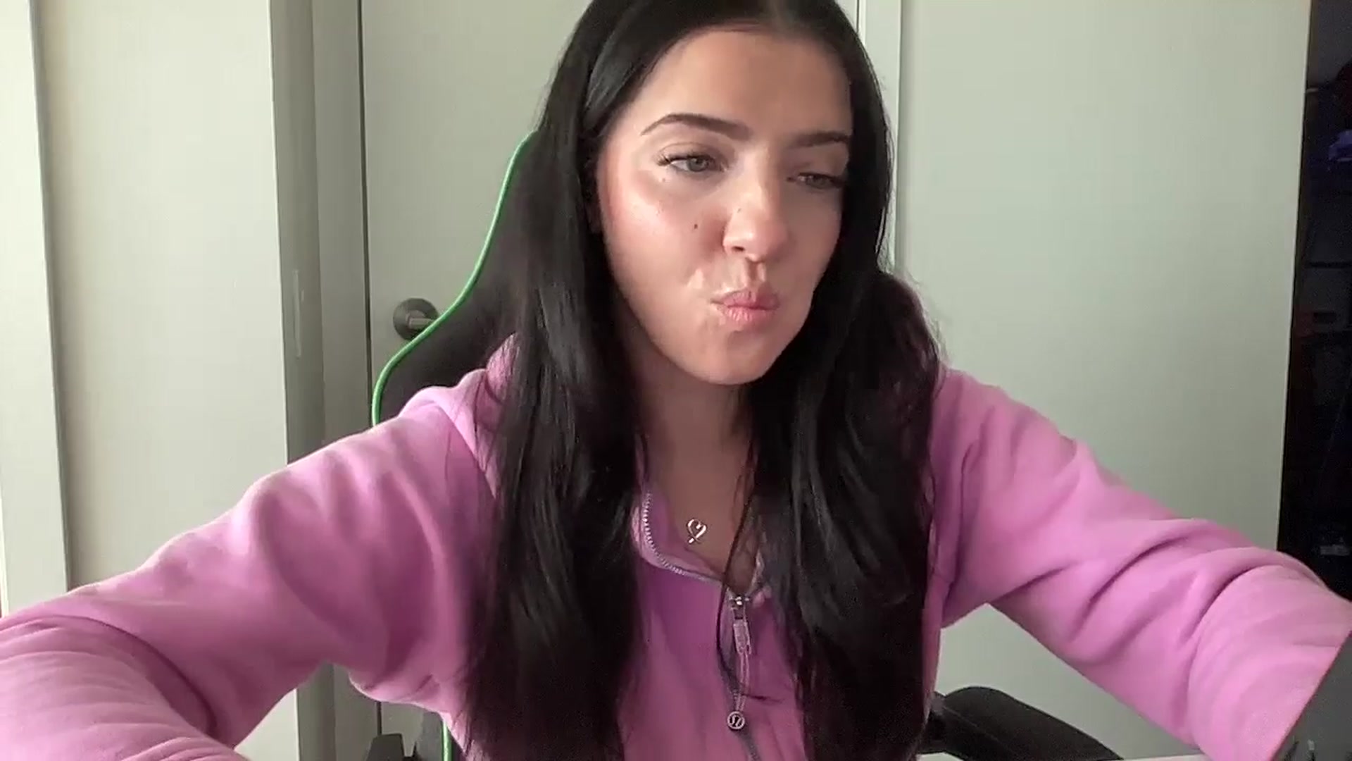 Gallery image thumbnail from arielxxx's myfreecams stream on, 09/08/2025, 18:38 image 3 of 20