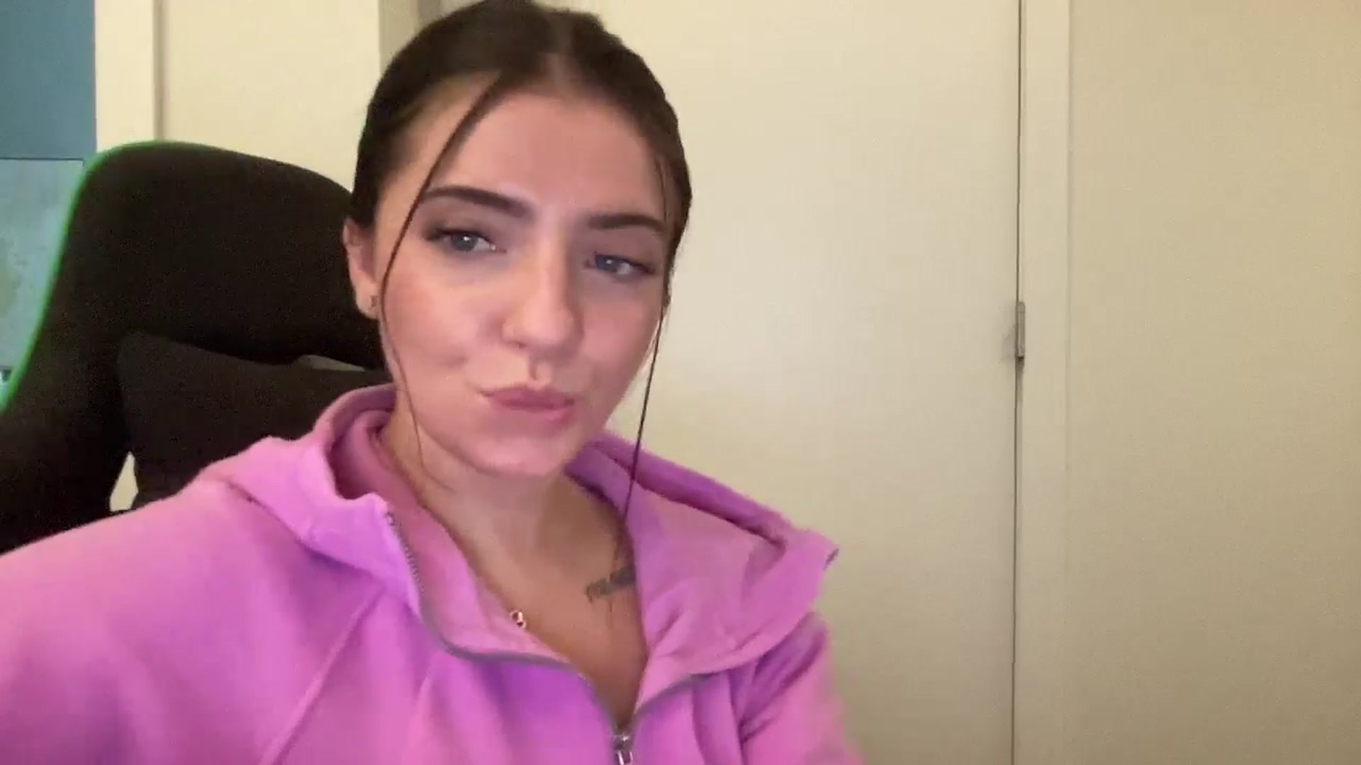 Gallery image thumbnail from arielxxx's myfreecams stream on, 09/09/2025, 24:50 image 12 of 20
