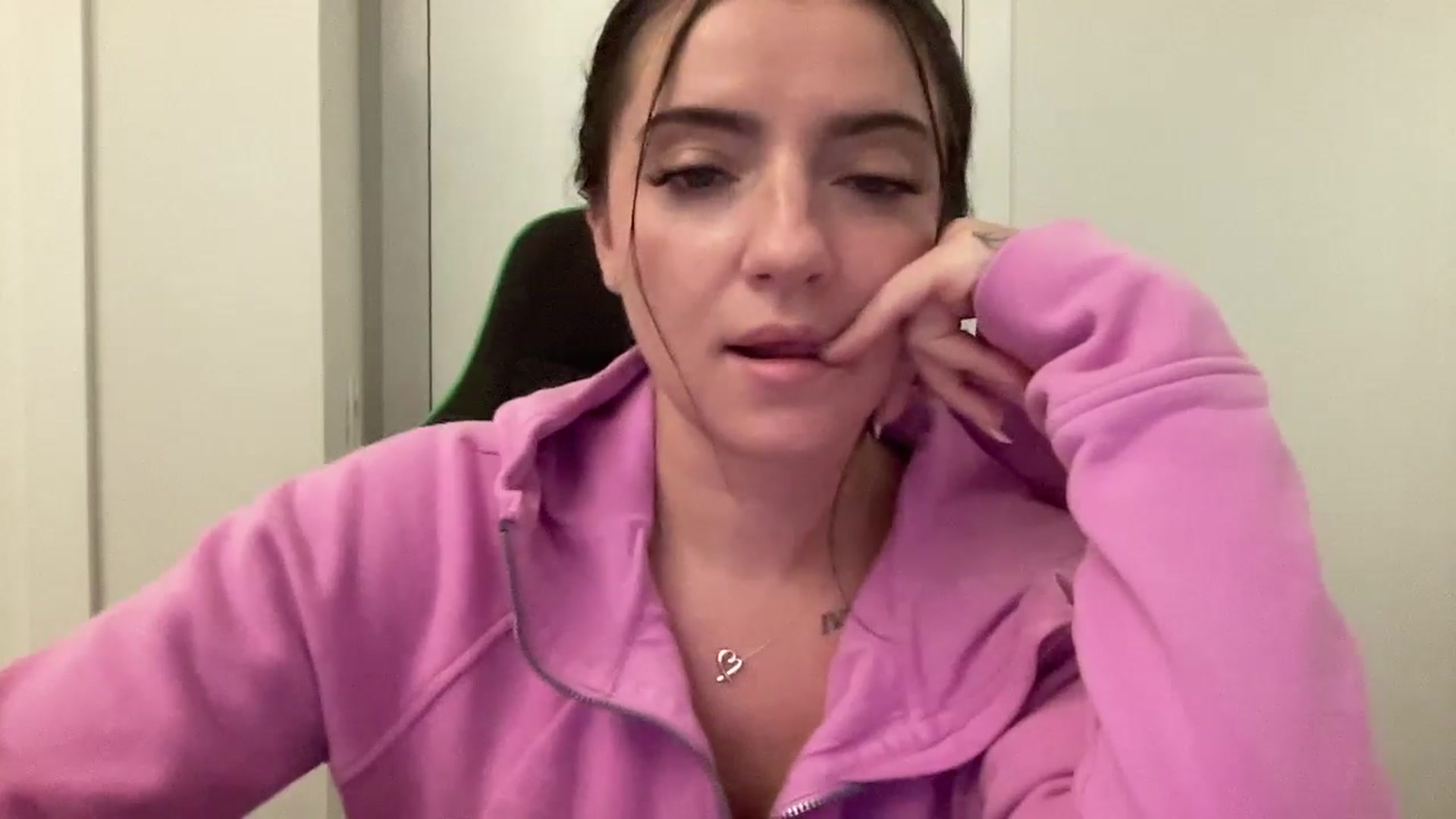 Gallery image thumbnail from arielxxx's myfreecams stream on, 09/09/2025, 24:50 image 18 of 20
