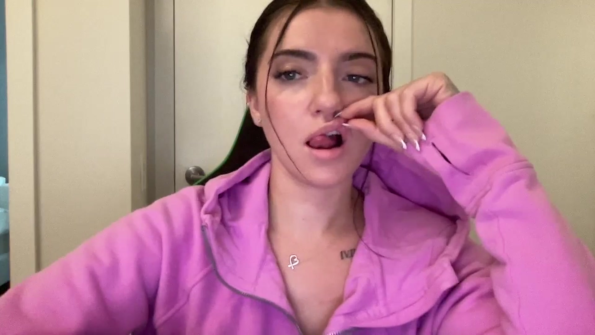 Gallery image thumbnail from arielxxx's myfreecams stream on, 09/09/2025, 24:50 image 17 of 20