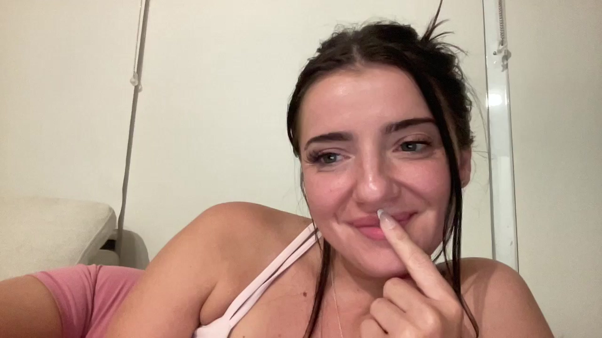 Gallery image thumbnail from arielxxx's myfreecams stream on, 09/16/2025, 02:24 image 9 of 20