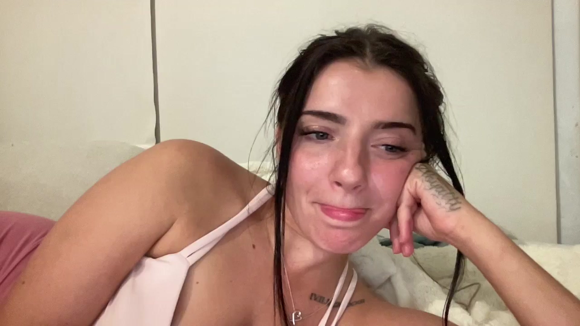 Gallery image thumbnail from arielxxx's myfreecams stream on, 09/16/2025, 04:37 image 8 of 20