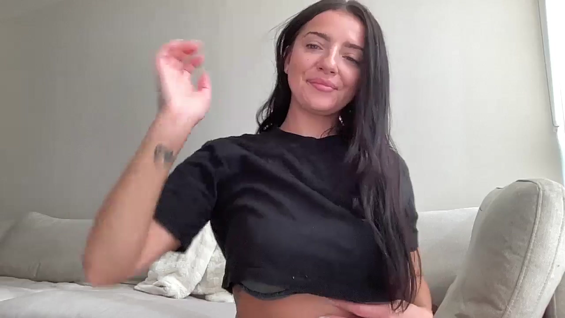 Gallery image thumbnail from arielxxx's myfreecams stream on, 09/22/2025, 19:03 image 17 of 20