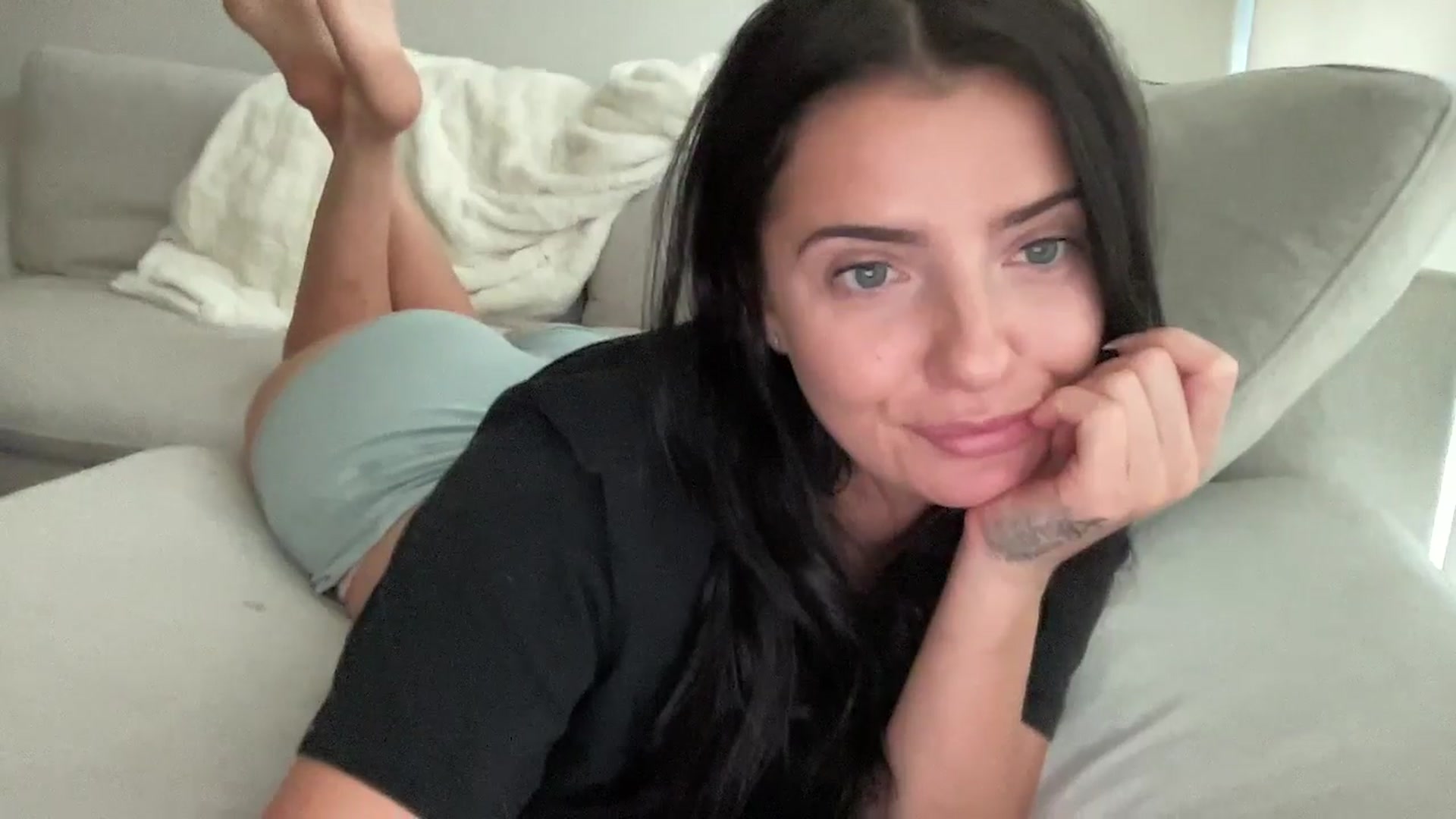 Gallery image thumbnail from arielxxx's myfreecams stream on, 09/22/2025, 23:27 image 3 of 20