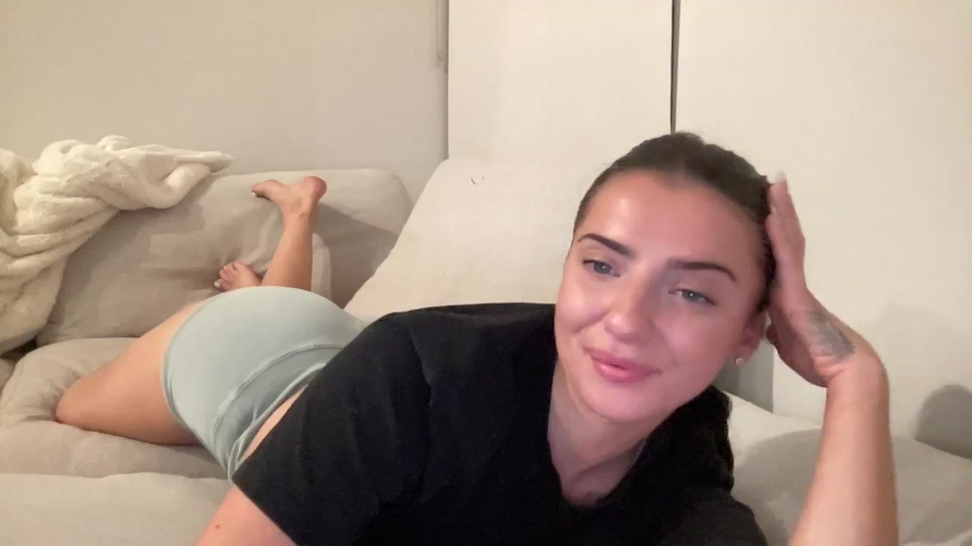 Gallery image thumbnail from arielxxx's myfreecams stream on, 09/22/2025, 23:59 image 12 of 20
