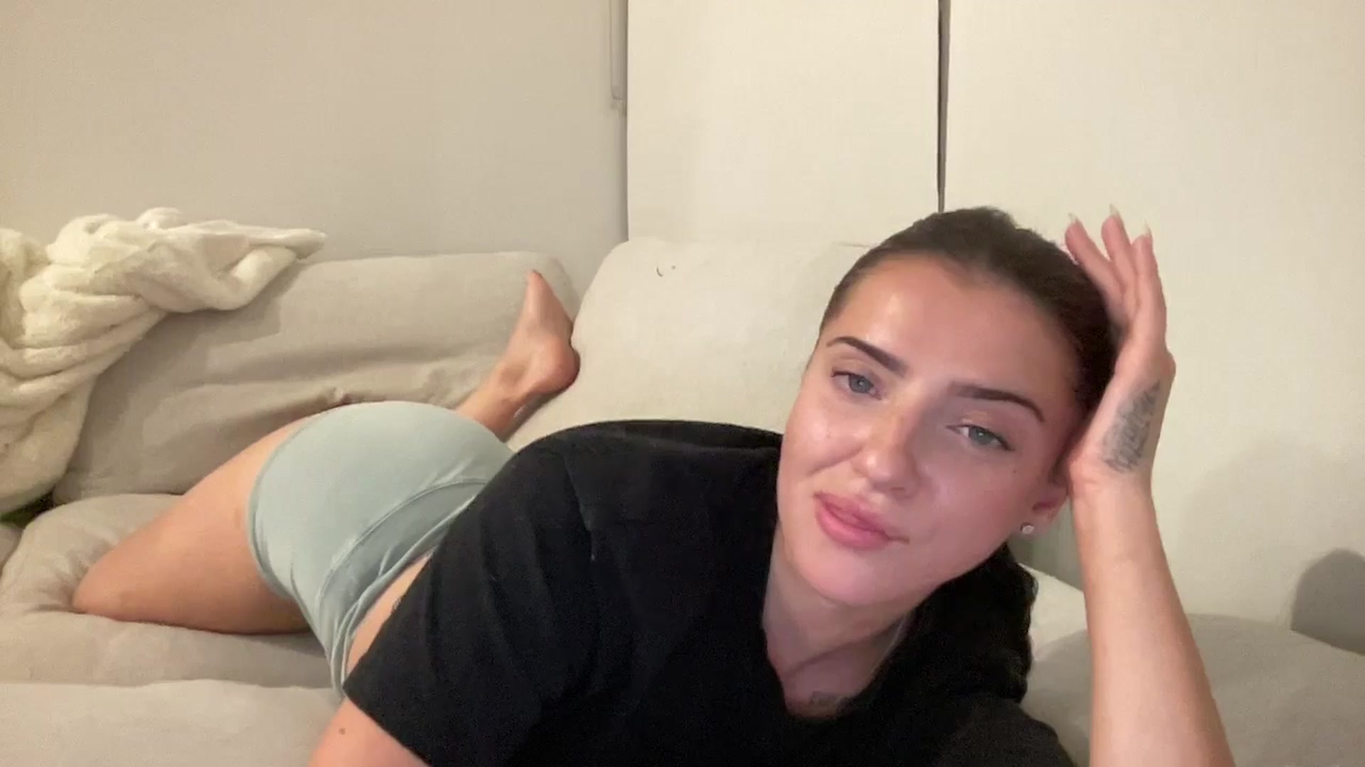 Gallery image thumbnail from arielxxx's myfreecams stream on, 09/22/2025, 23:59 image 11 of 20