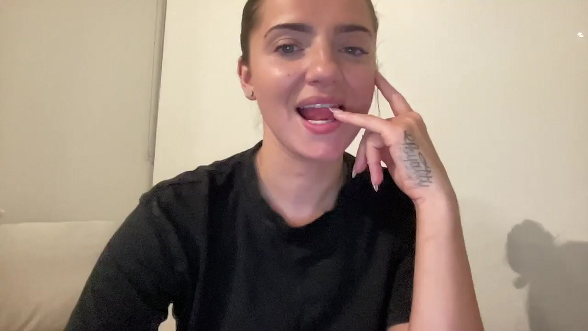 Gallery image thumbnail from arielxxx's myfreecams stream on, 09/22/2025, 23:59 image 1 of 20
