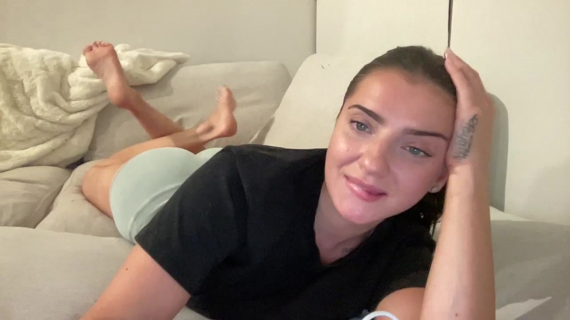 Gallery image thumbnail from arielxxx's myfreecams stream on, 09/22/2025, 23:59 image 20 of 20