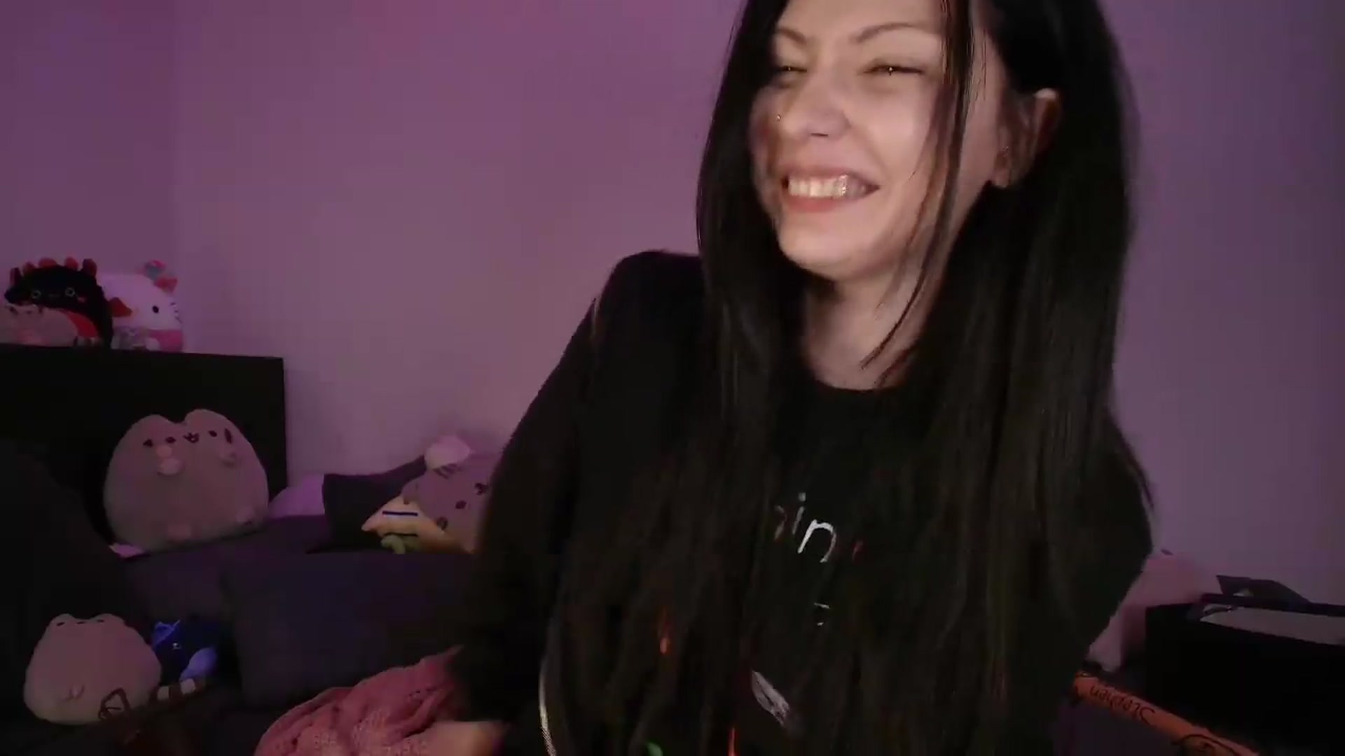 Gallery image thumbnail from aroom's myfreecams stream on, 07/13/2026, 05:18 image 15 of 20