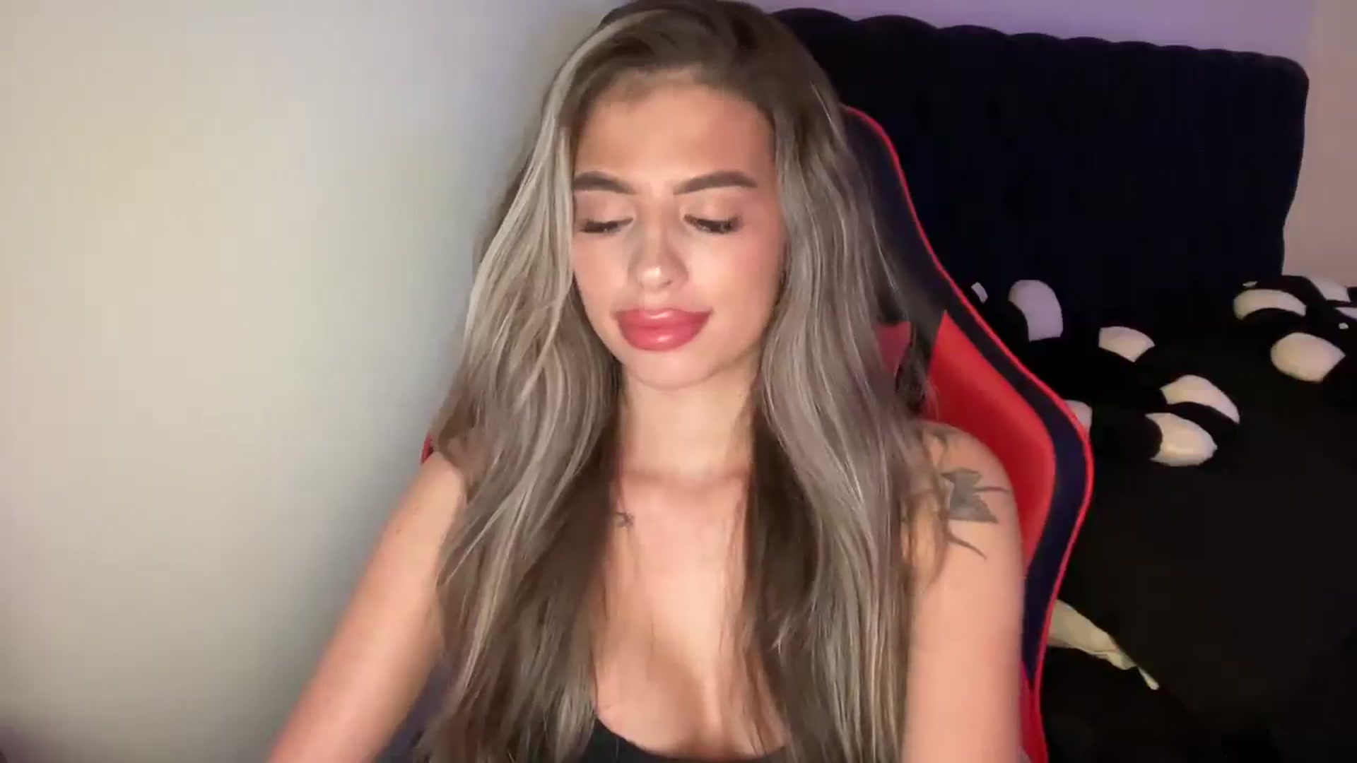 Gallery image thumbnail from aryaaxo's myfreecams stream on, 12/02/2024, 10:08 image 5 of 20