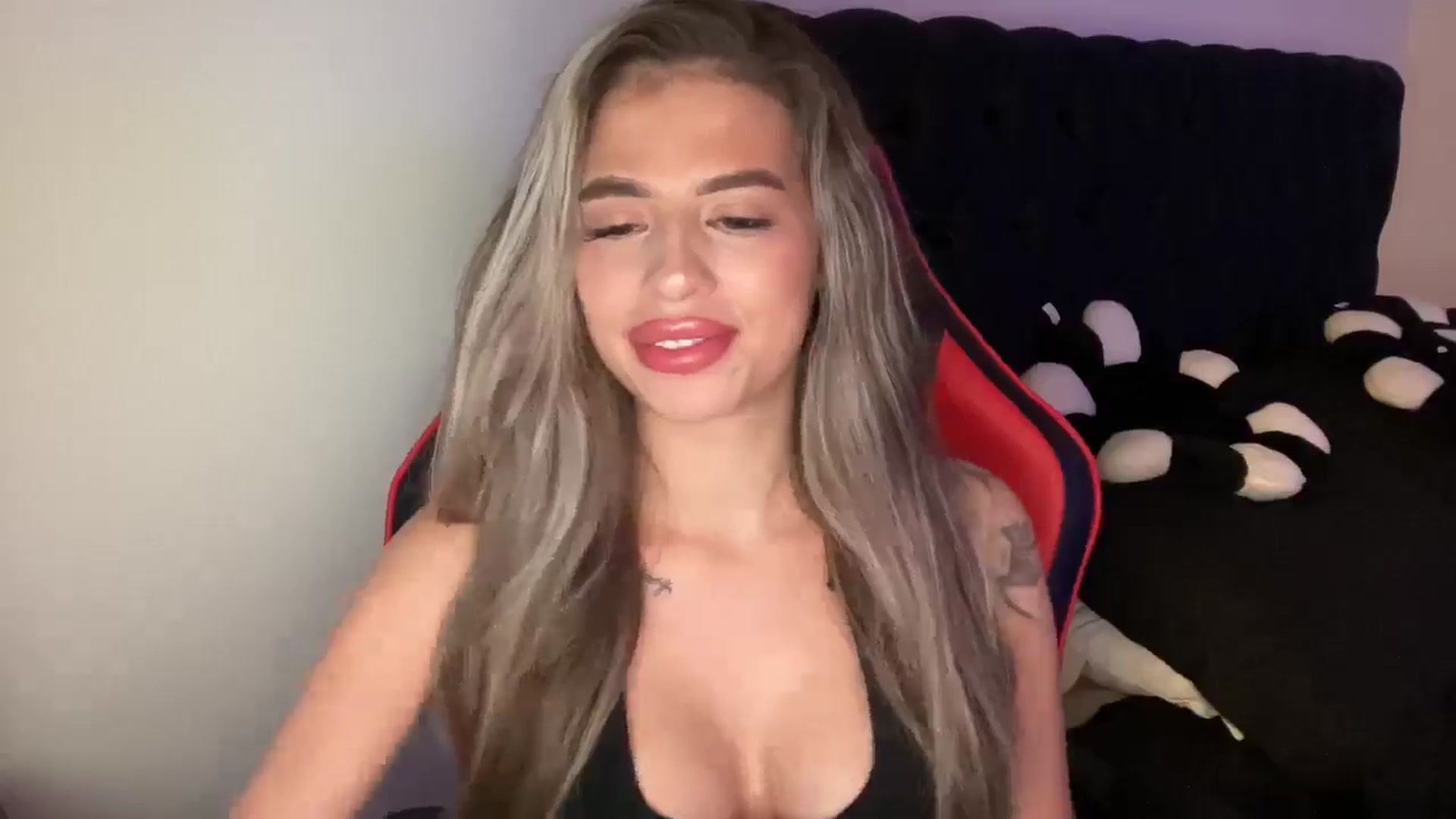 Gallery image thumbnail from aryaaxo's myfreecams stream on, 12/02/2024, 10:08 image 9 of 20