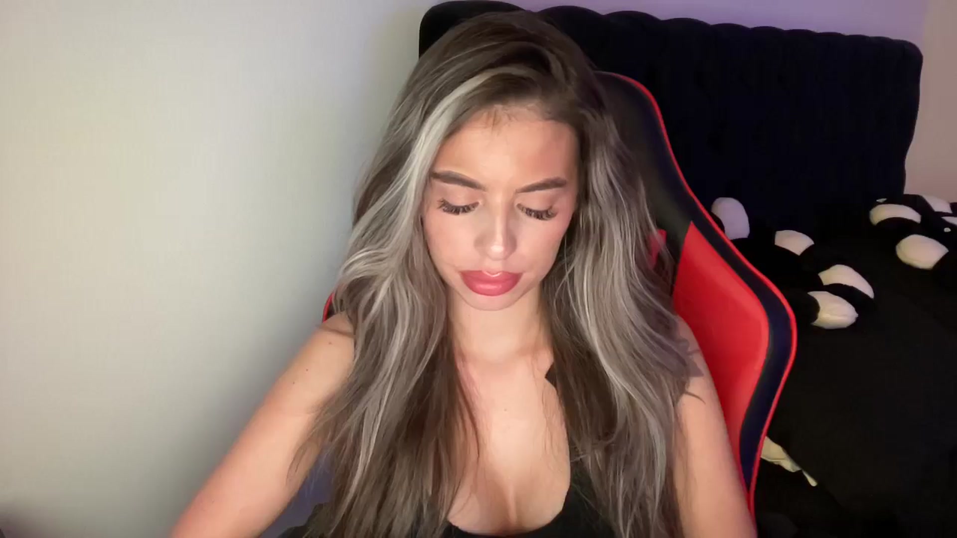 Gallery image thumbnail from aryaaxo's myfreecams stream on, 12/02/2024, 10:08 image 2 of 20