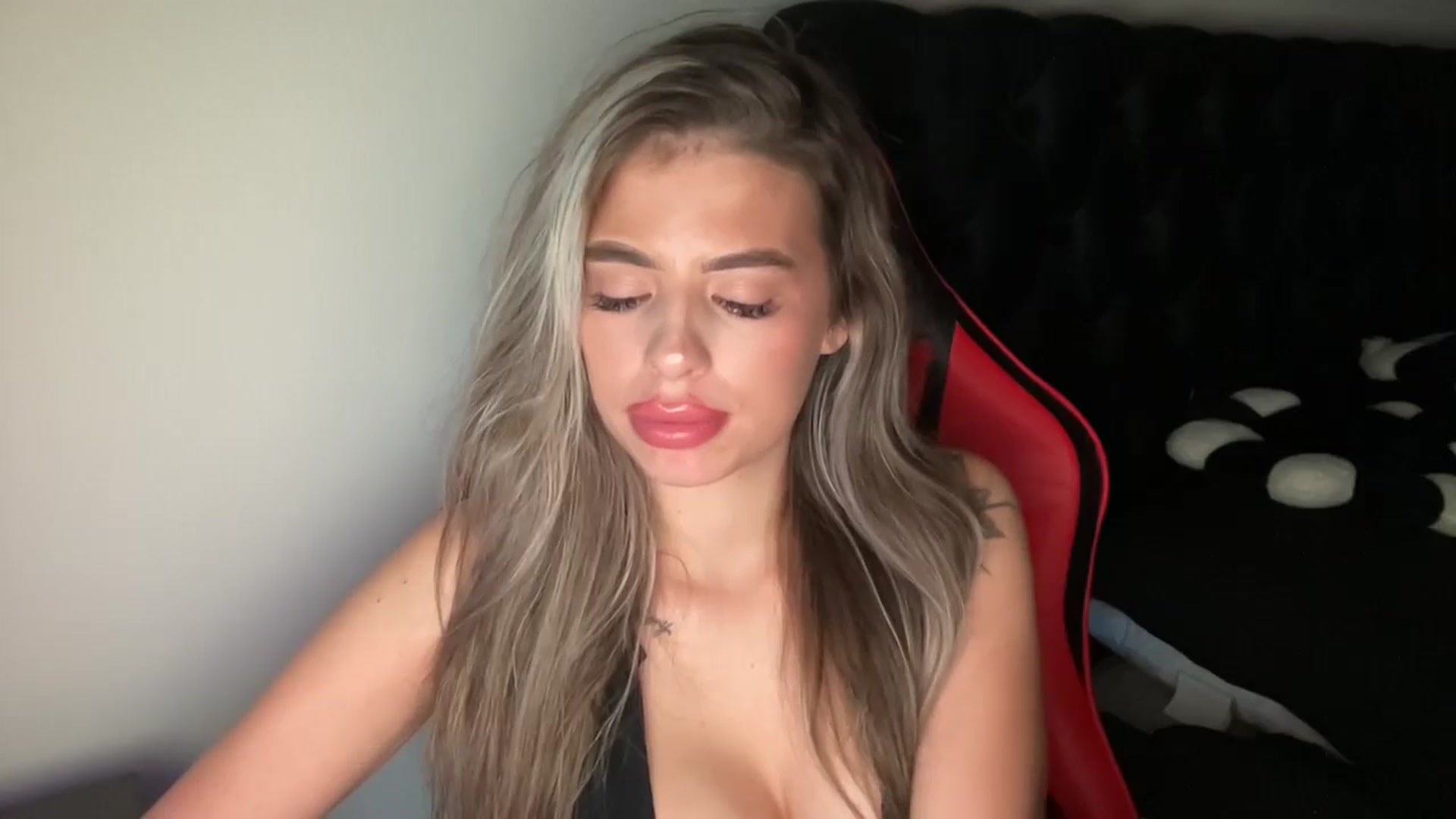 Gallery image thumbnail from aryaaxo's myfreecams stream on, 12/02/2024, 11:46 image 2 of 20