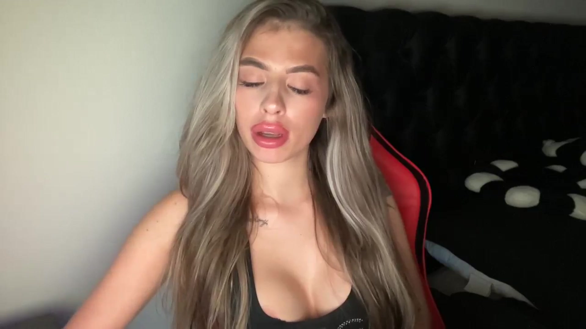 Gallery image thumbnail from aryaaxo's myfreecams stream on, 12/02/2024, 11:46 image 8 of 20