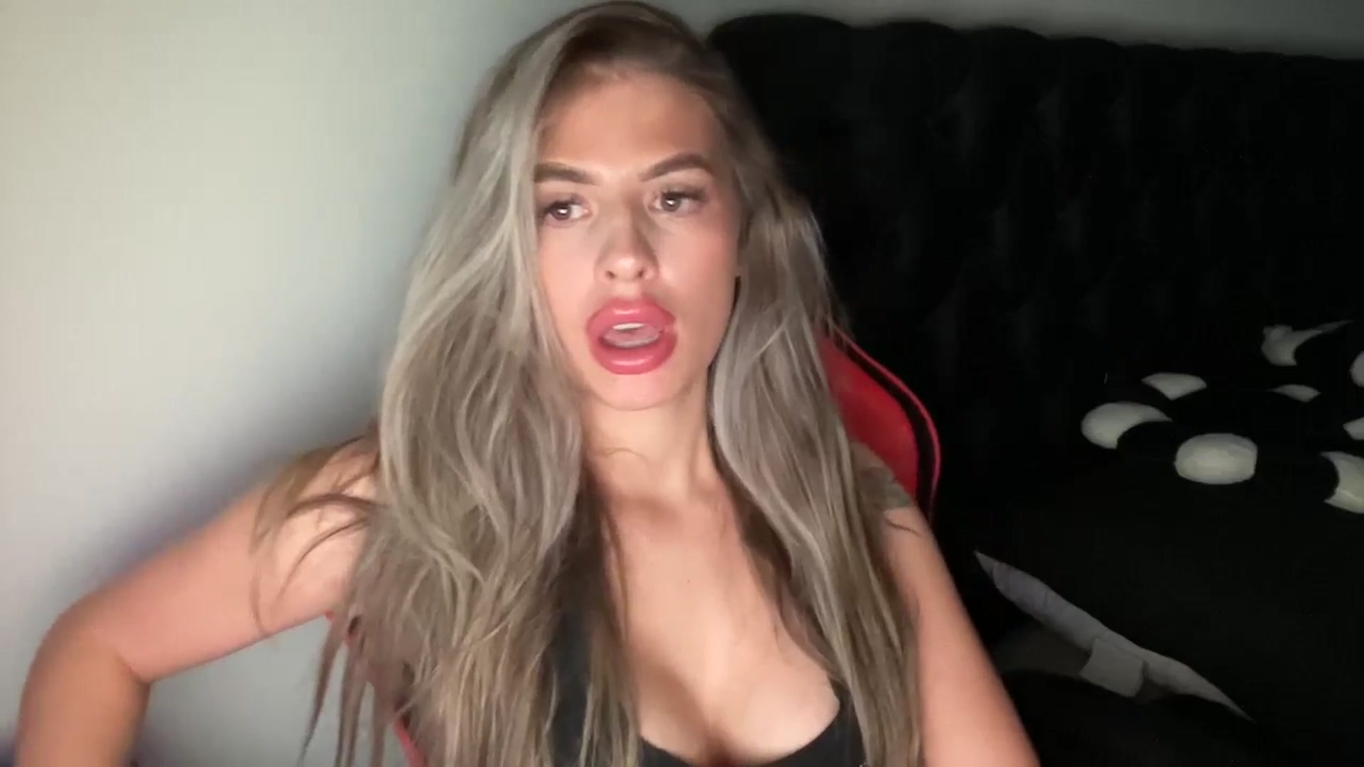 Gallery image thumbnail from aryaaxo's myfreecams stream on, 12/02/2024, 11:46 image 19 of 20