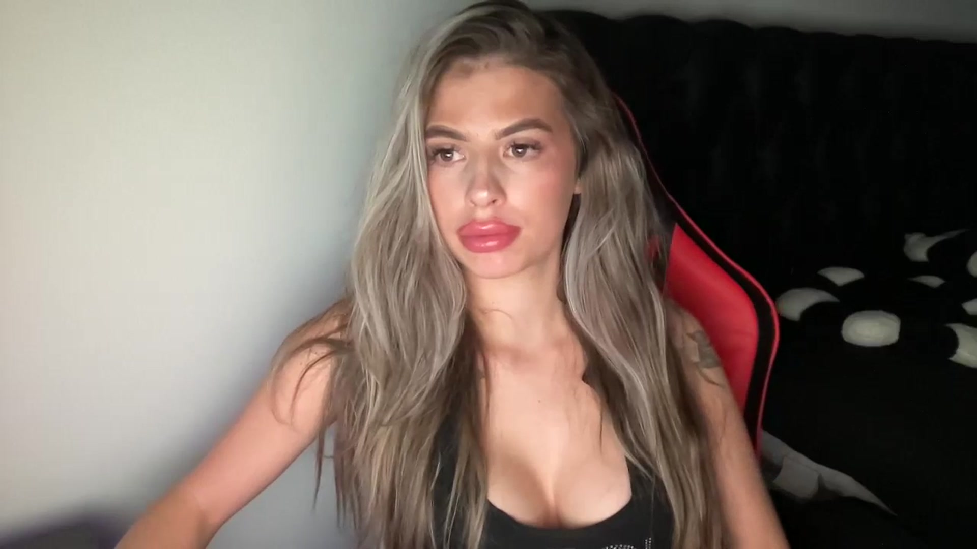 Gallery image thumbnail from aryaaxo's myfreecams stream on, 12/02/2024, 11:46 image 17 of 20
