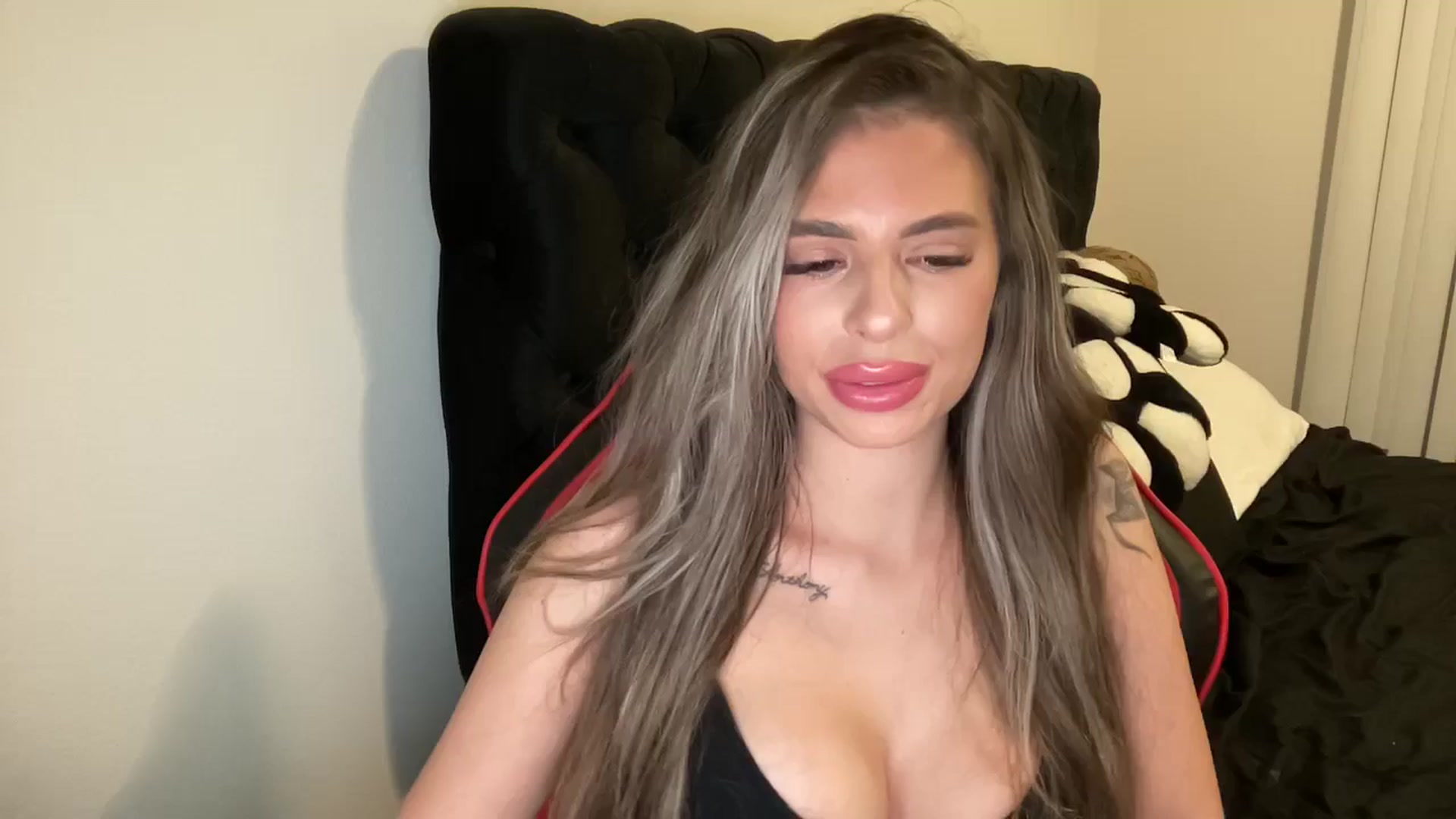 Gallery image thumbnail from aryaaxo's myfreecams stream on, 12/03/2024, 09:08 image 3 of 20
