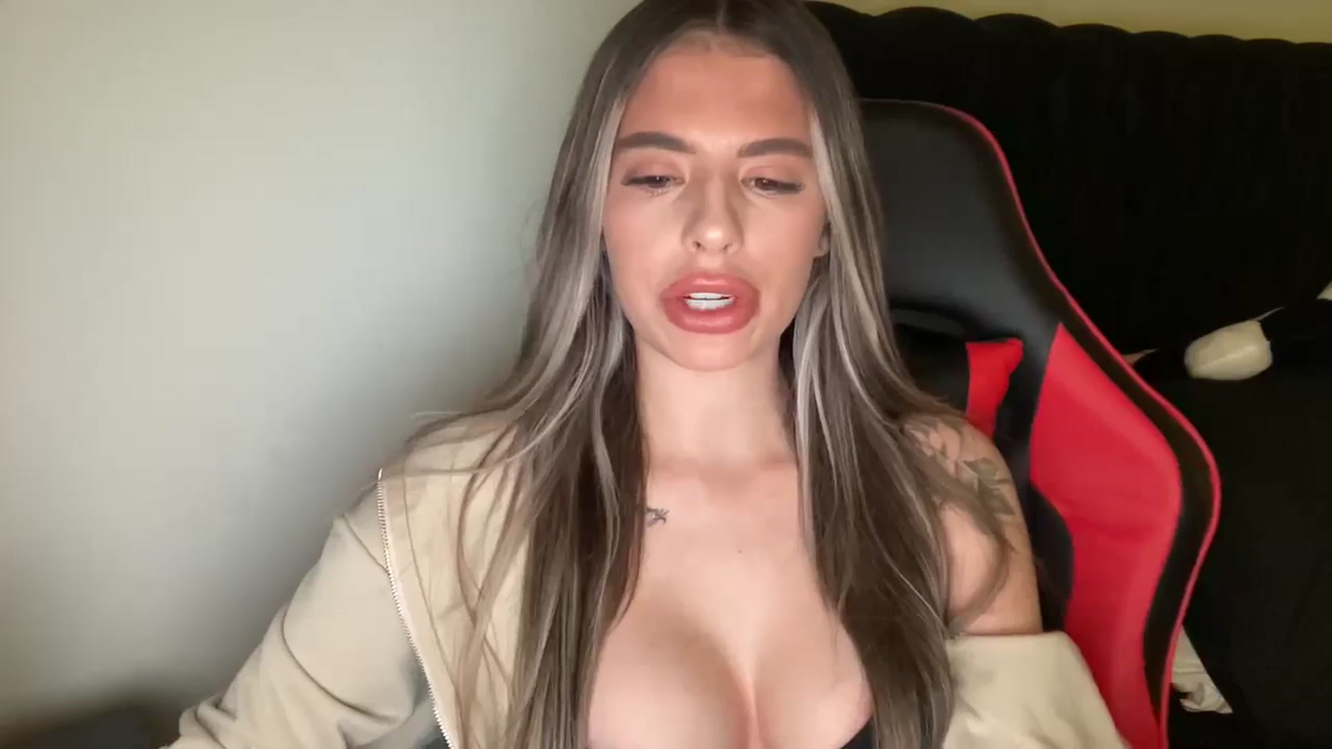 Gallery image thumbnail from aryaaxo's myfreecams stream on, 12/04/2024, 08:36 image 7 of 20