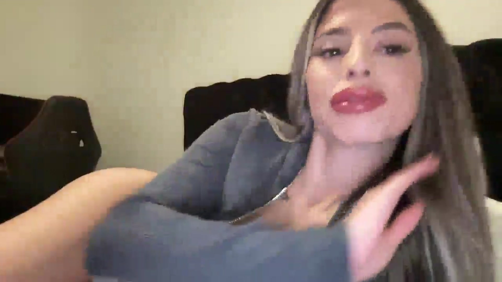 Gallery image thumbnail from aryaaxo's myfreecams stream on, 12/15/2024, 09:56 image 10 of 20