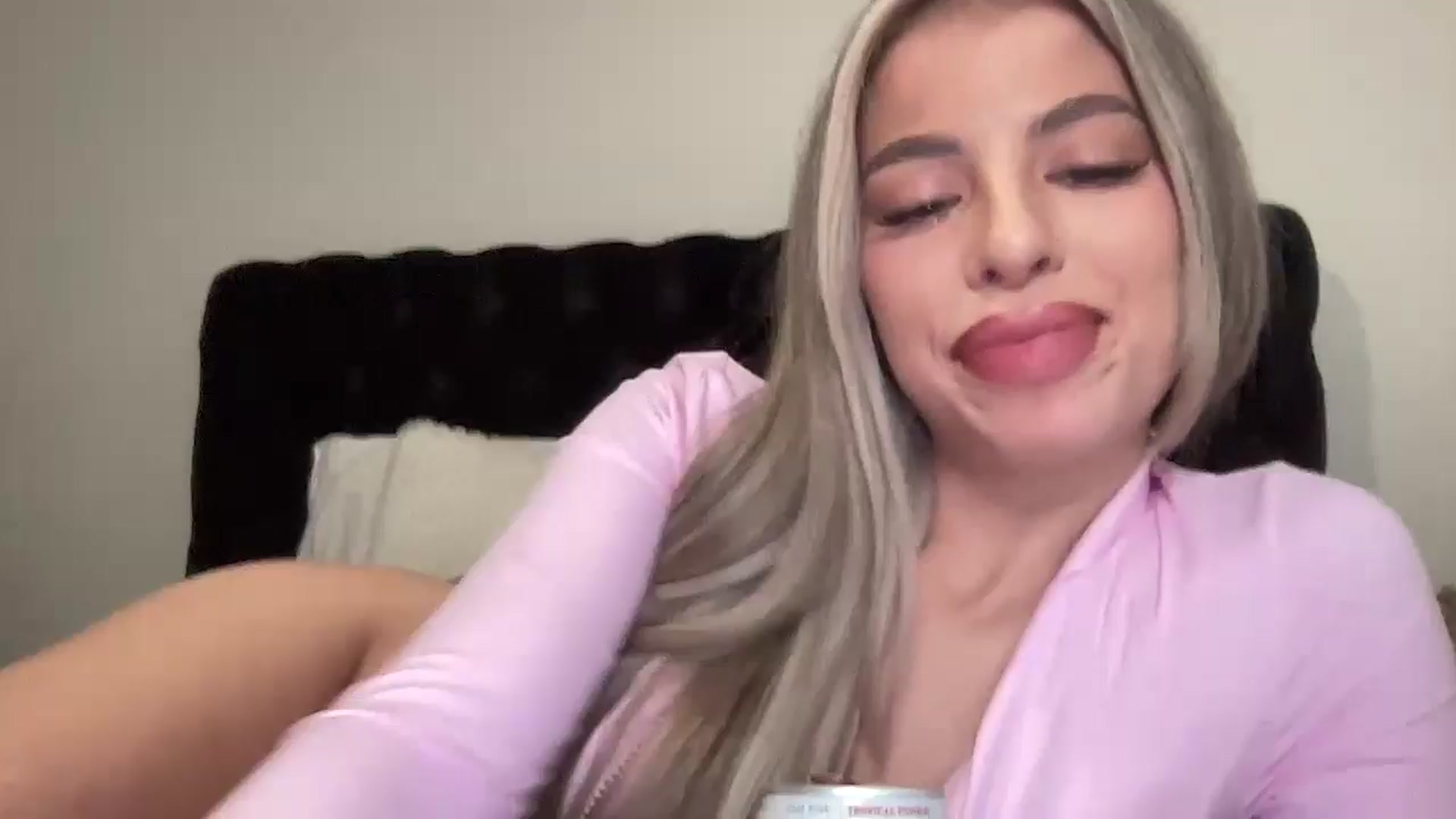 Gallery image thumbnail from aryaaxo's myfreecams stream on, 12/26/2024, 09:27 image 1 of 20