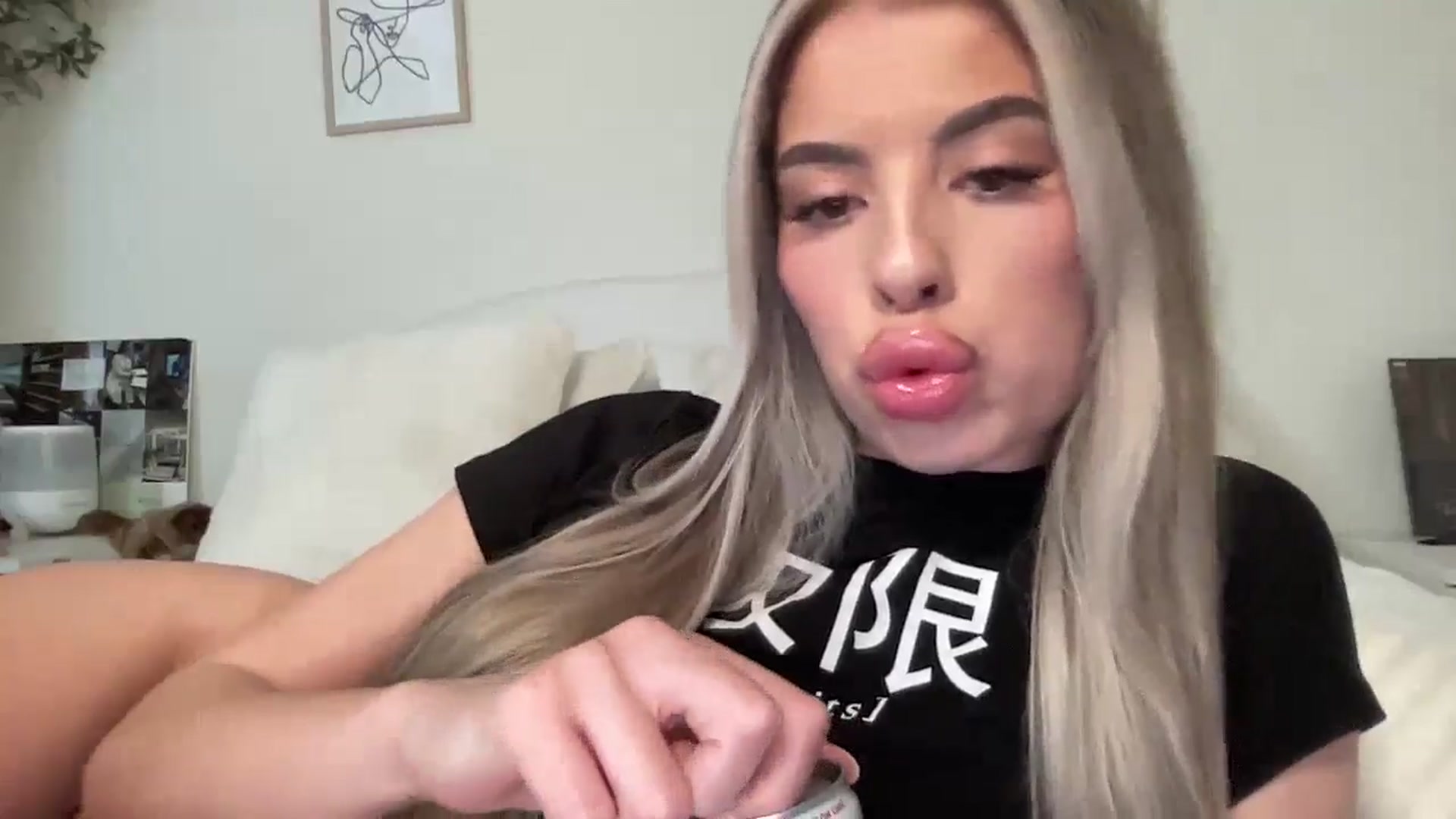 Gallery image thumbnail from aryaaxo's myfreecams stream on, 12/29/2024, 10:01 image 12 of 20