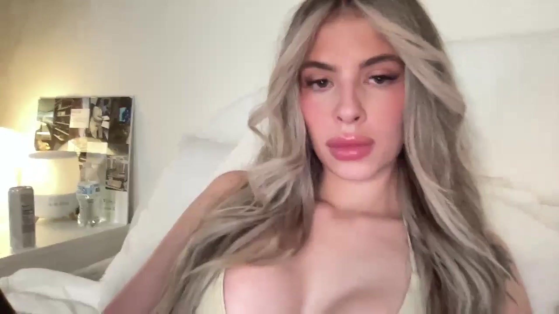Gallery image thumbnail from aryaaxo's myfreecams stream on, 01/02/2025, 05:03 image 18 of 20
