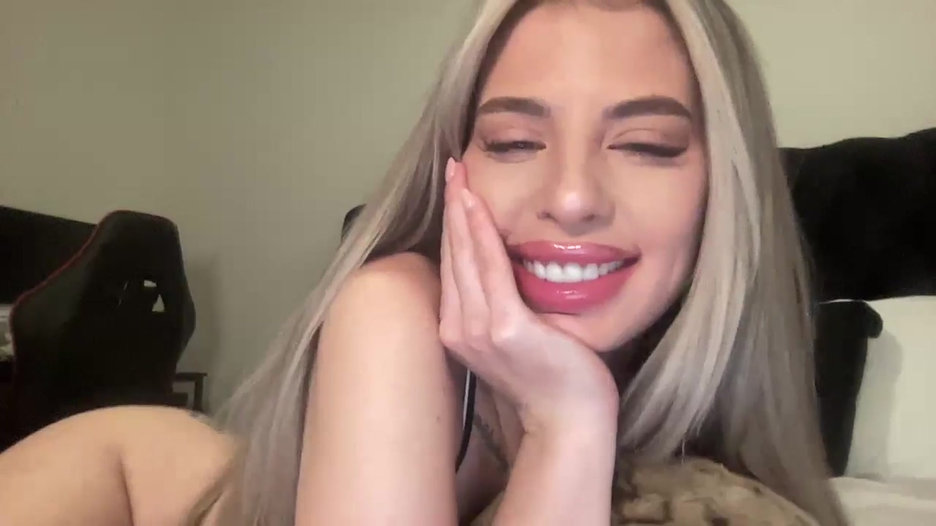 Gallery image thumbnail from aryaaxo's myfreecams stream on, 01/07/2025, 09:07 image 5 of 20