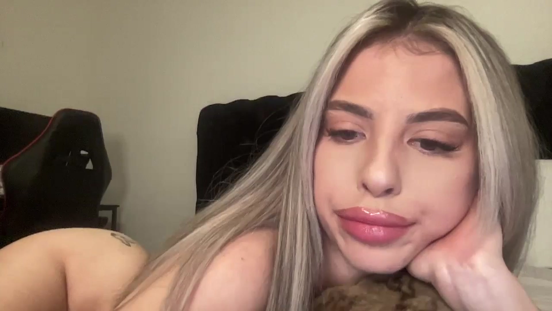 Gallery image thumbnail from aryaaxo's myfreecams stream on, 01/07/2025, 09:07 image 7 of 20