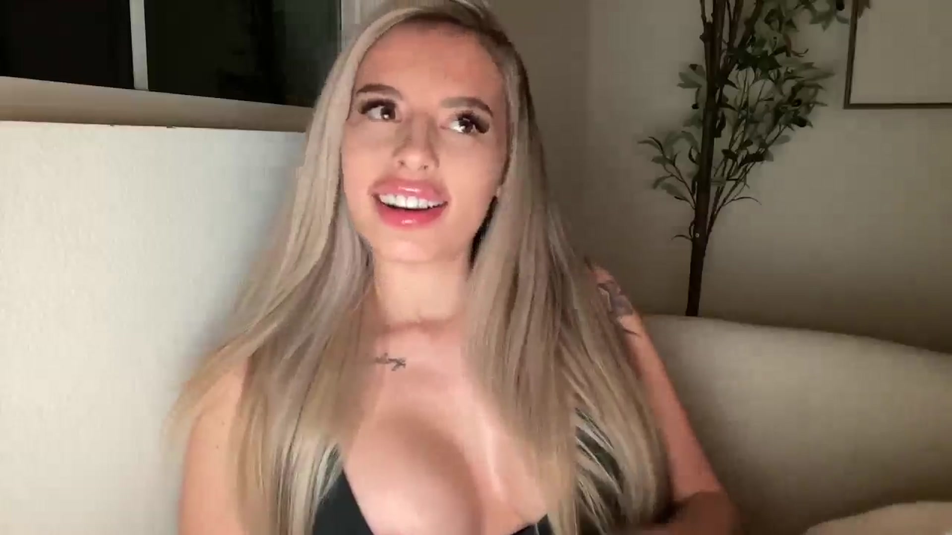 Gallery image thumbnail from aryaaxo's myfreecams stream on, 01/12/2025, 10:57 image 4 of 20