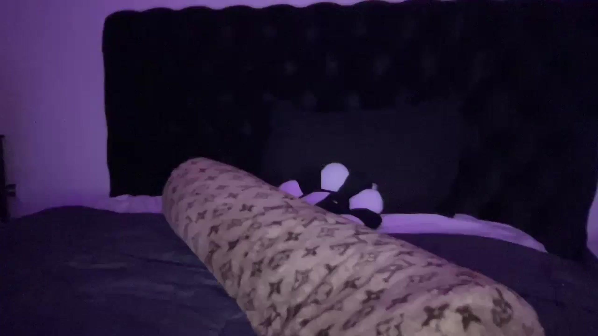Gallery image thumbnail from aryaaxo's myfreecams stream on, 01/14/2025, 08:43 image 4 of 20