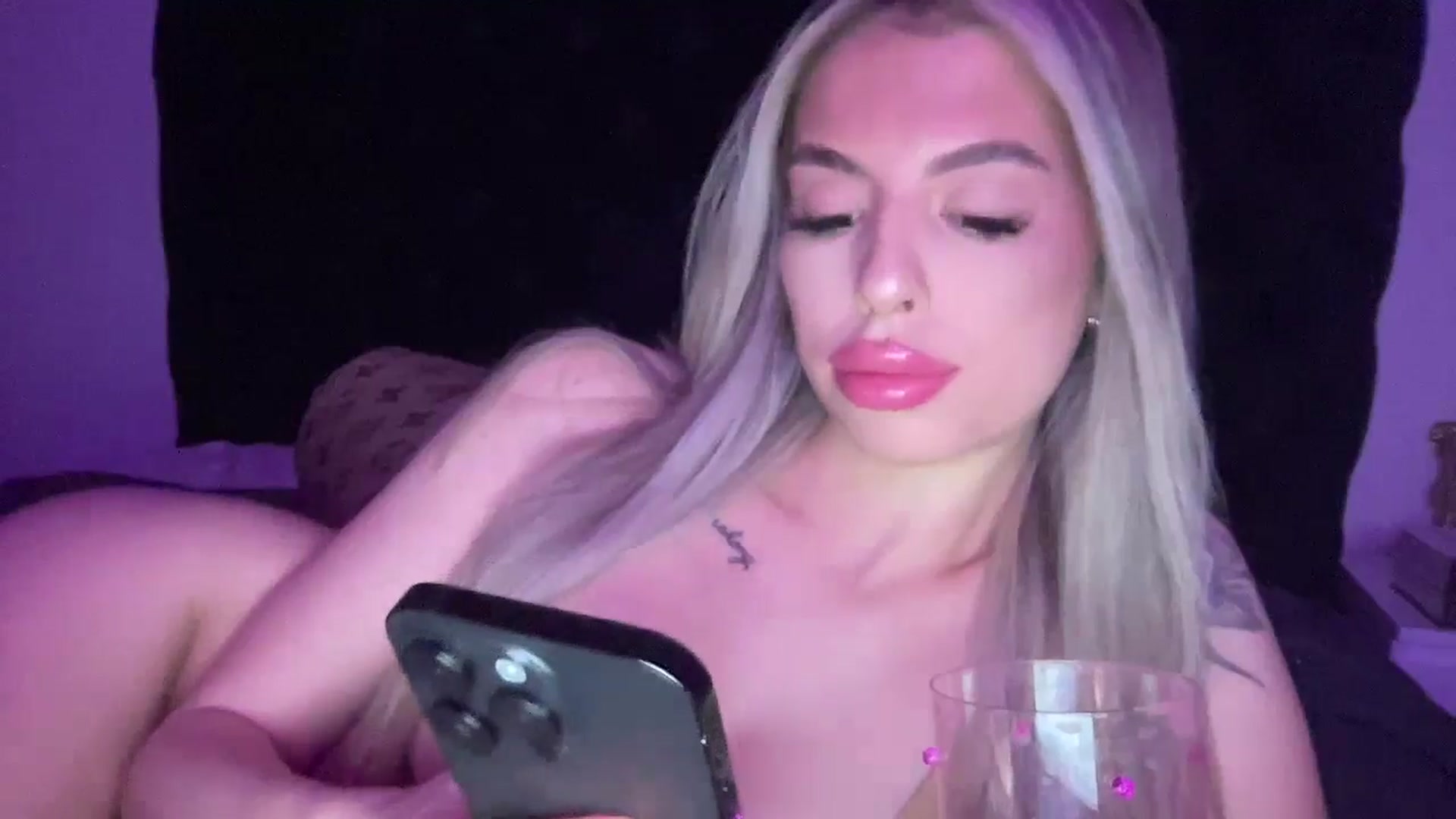 Gallery image thumbnail from aryaaxo's myfreecams stream on, 01/14/2025, 08:43 image 2 of 20