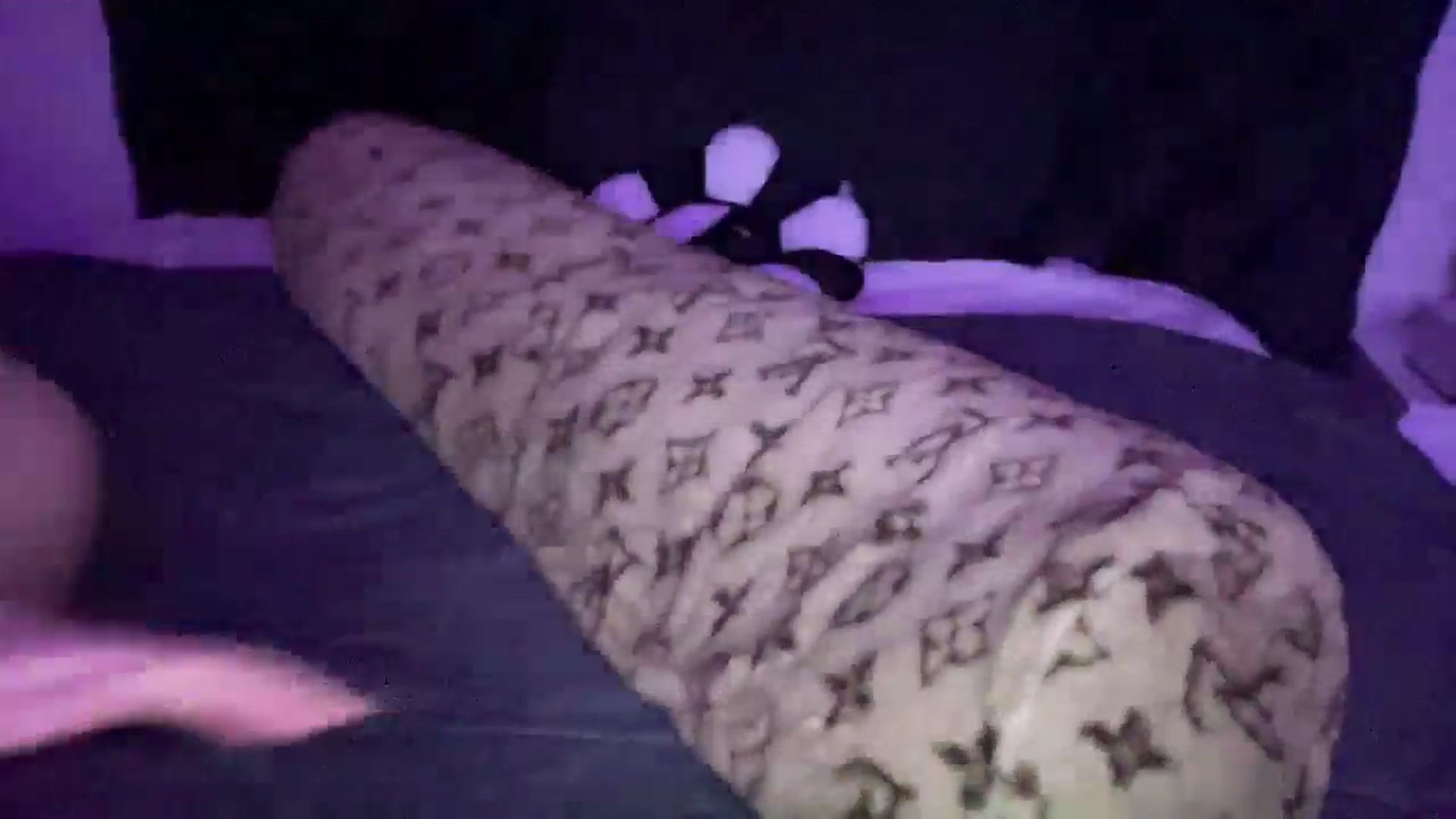 Gallery image thumbnail from aryaaxo's myfreecams stream on, 01/14/2025, 08:43 image 10 of 20