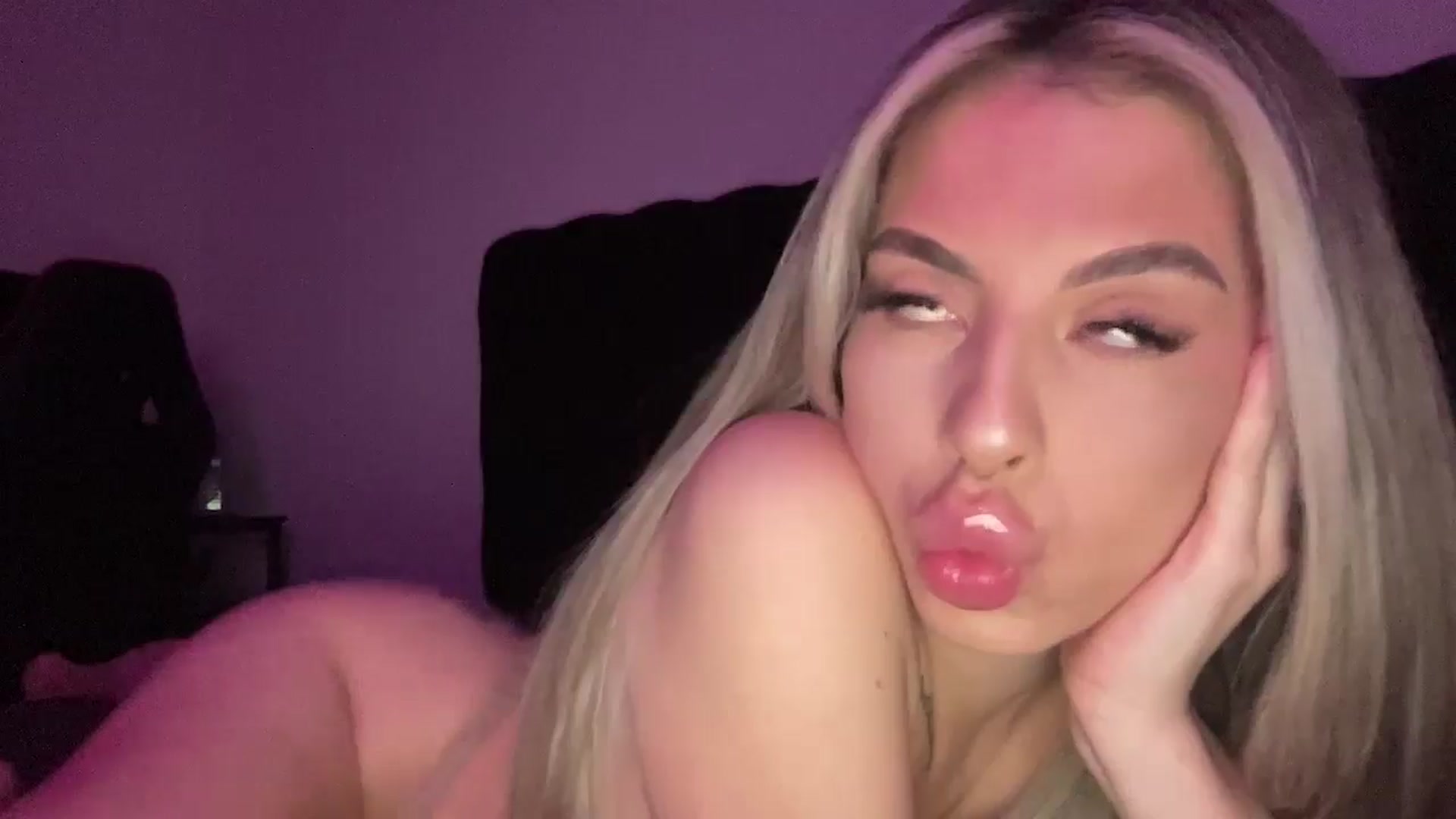 Gallery image thumbnail from aryaaxo's myfreecams stream on, 01/14/2025, 11:28 image 15 of 20