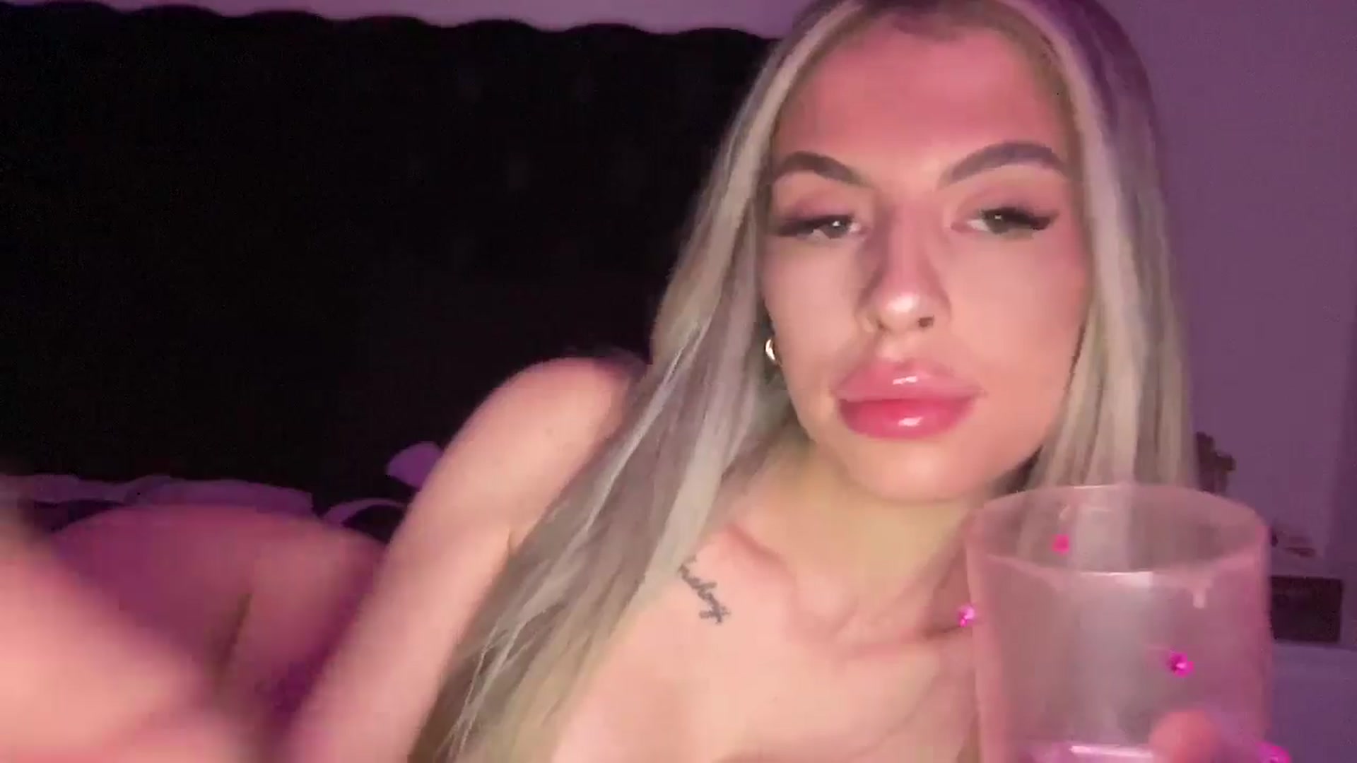 Gallery image thumbnail from aryaaxo's myfreecams stream on, 01/14/2025, 11:28 image 8 of 20