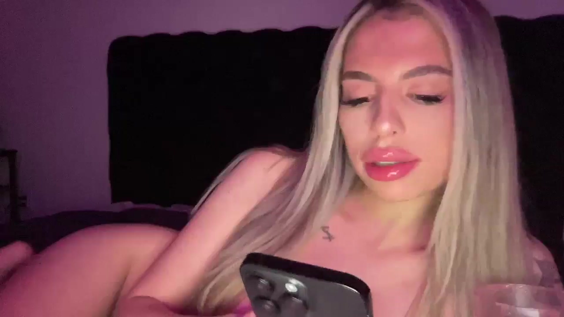 Gallery image thumbnail from aryaaxo's myfreecams stream on, 01/14/2025, 11:28 image 2 of 20