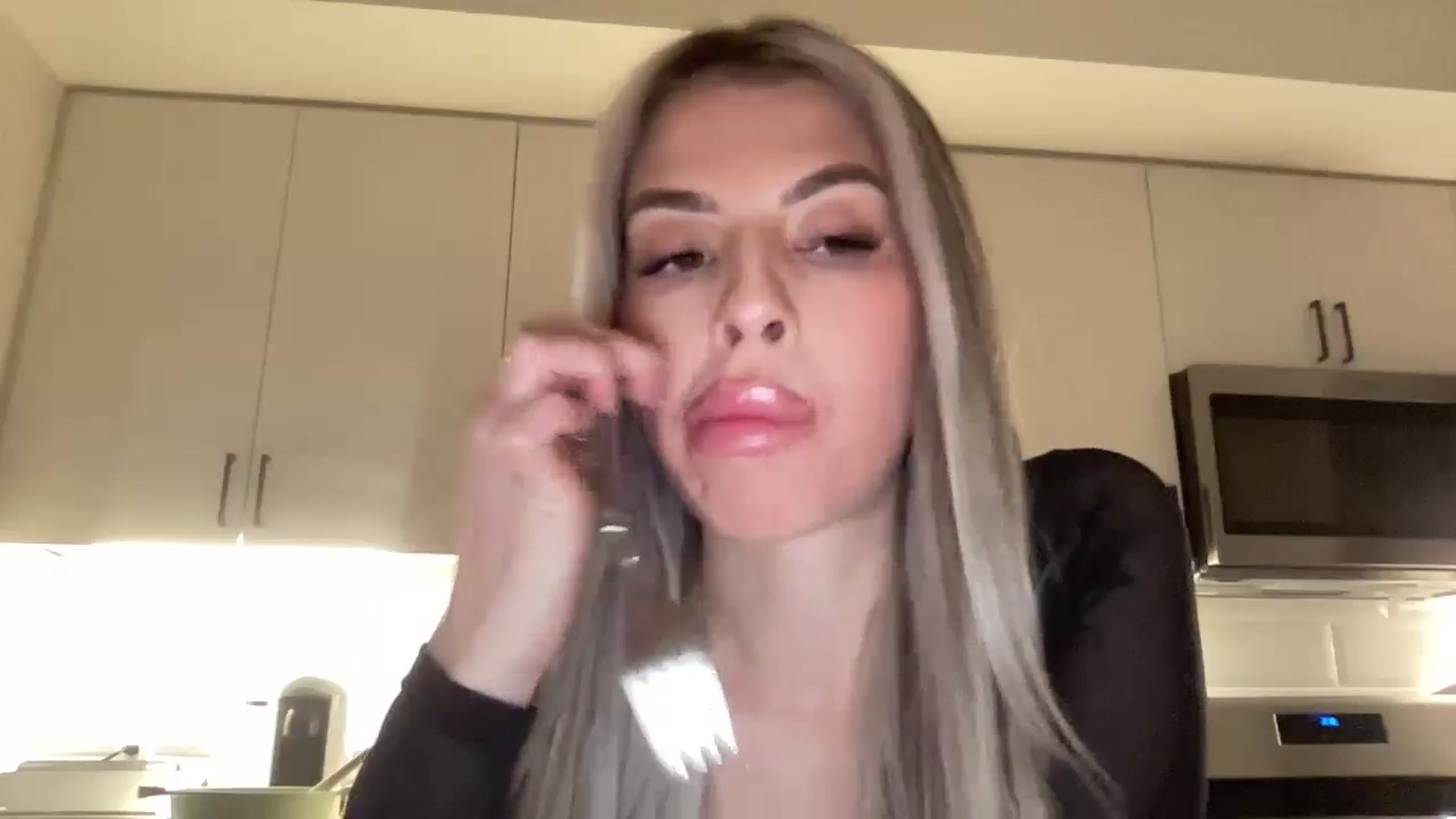 Gallery image thumbnail from aryaaxo's myfreecams stream on, 01/24/2025, 11:01 image 2 of 20