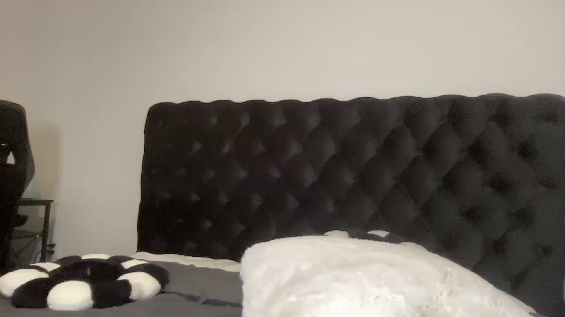 Gallery image thumbnail from aryaaxo's myfreecams stream on, 01/25/2025, 09:40 image 16 of 20