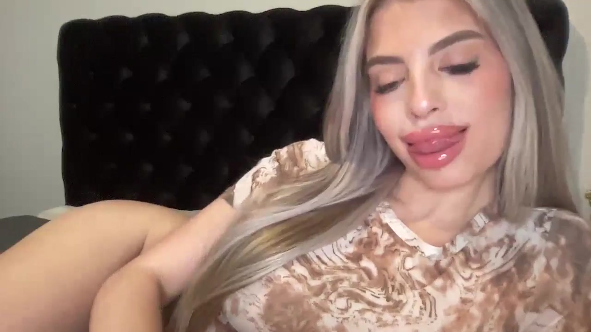 Gallery image thumbnail from aryaaxo's myfreecams stream on, 01/25/2025, 10:52 image 8 of 20