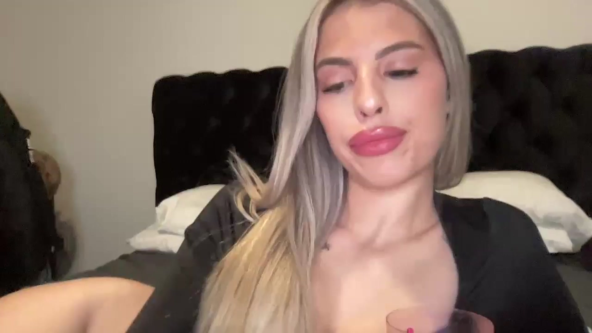 Gallery image thumbnail from aryaaxo's myfreecams stream on, 01/28/2025, 08:17 image 5 of 20
