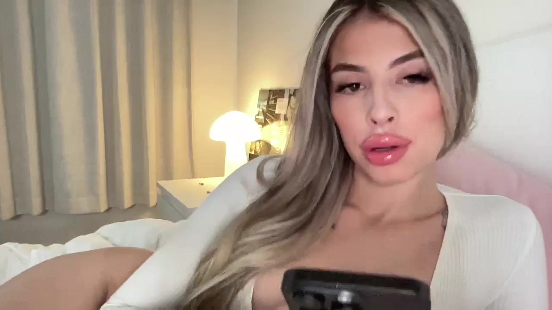 Gallery image thumbnail from aryaaxo's myfreecams stream on, 02/01/2025, 09:59 image 11 of 20