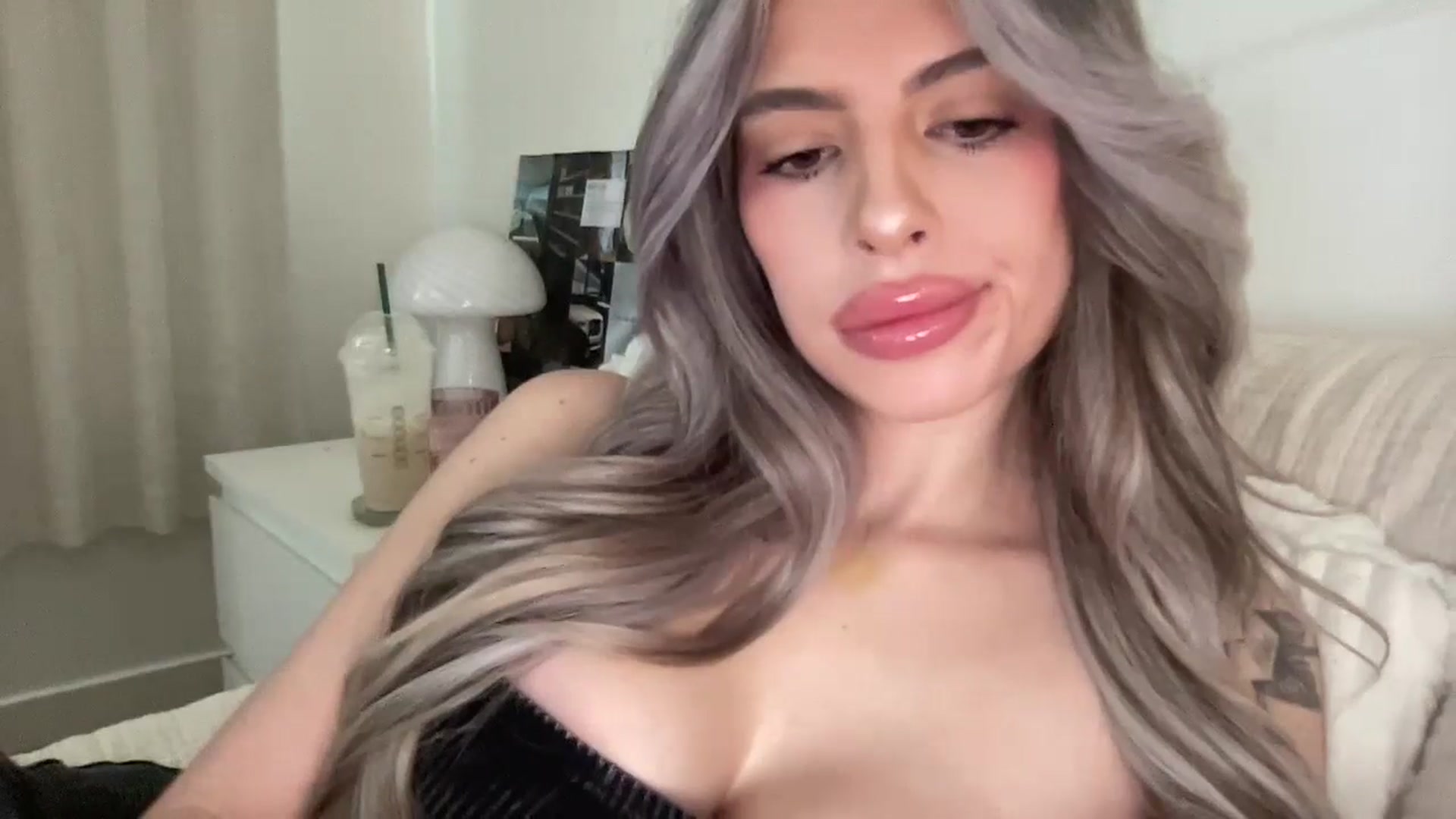 Gallery image thumbnail from aryaaxo's myfreecams stream on, 02/16/2025, 16:10 image 14 of 20