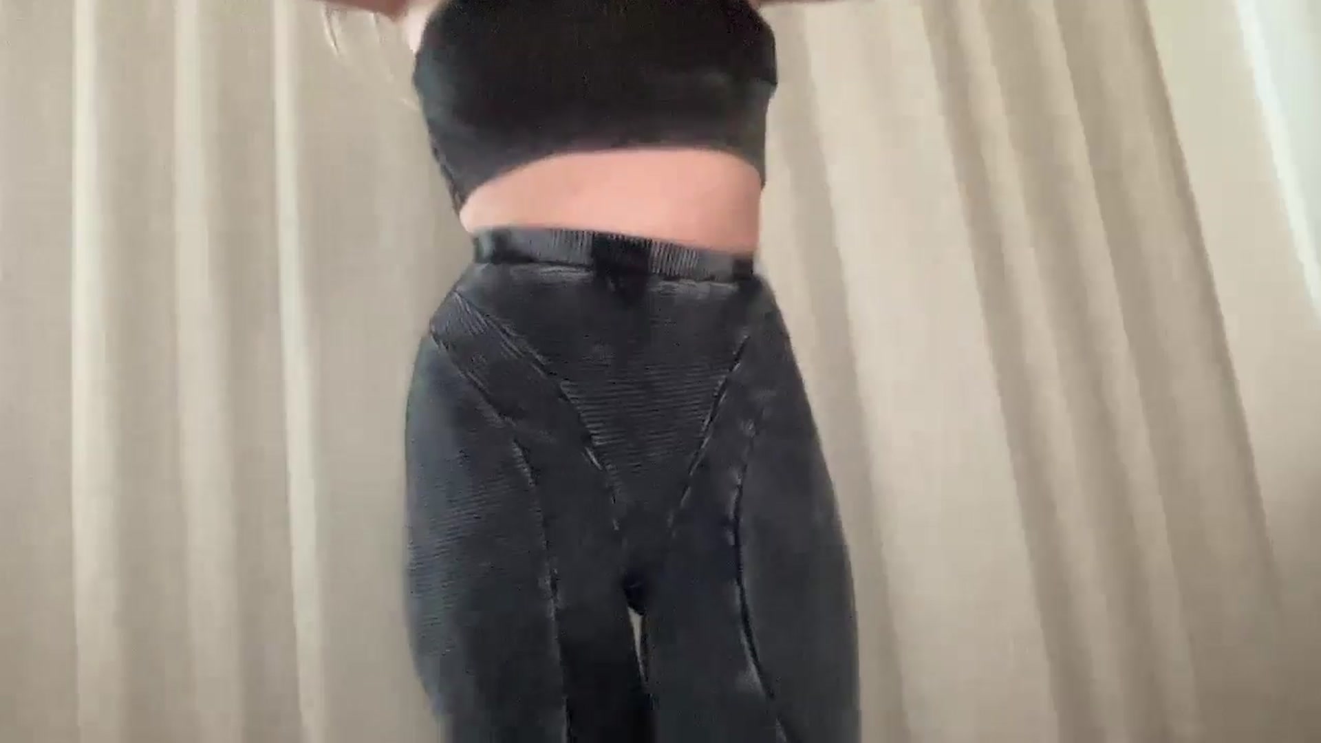 Gallery image thumbnail from aryaaxo's myfreecams stream on, 02/16/2025, 16:10 image 9 of 20